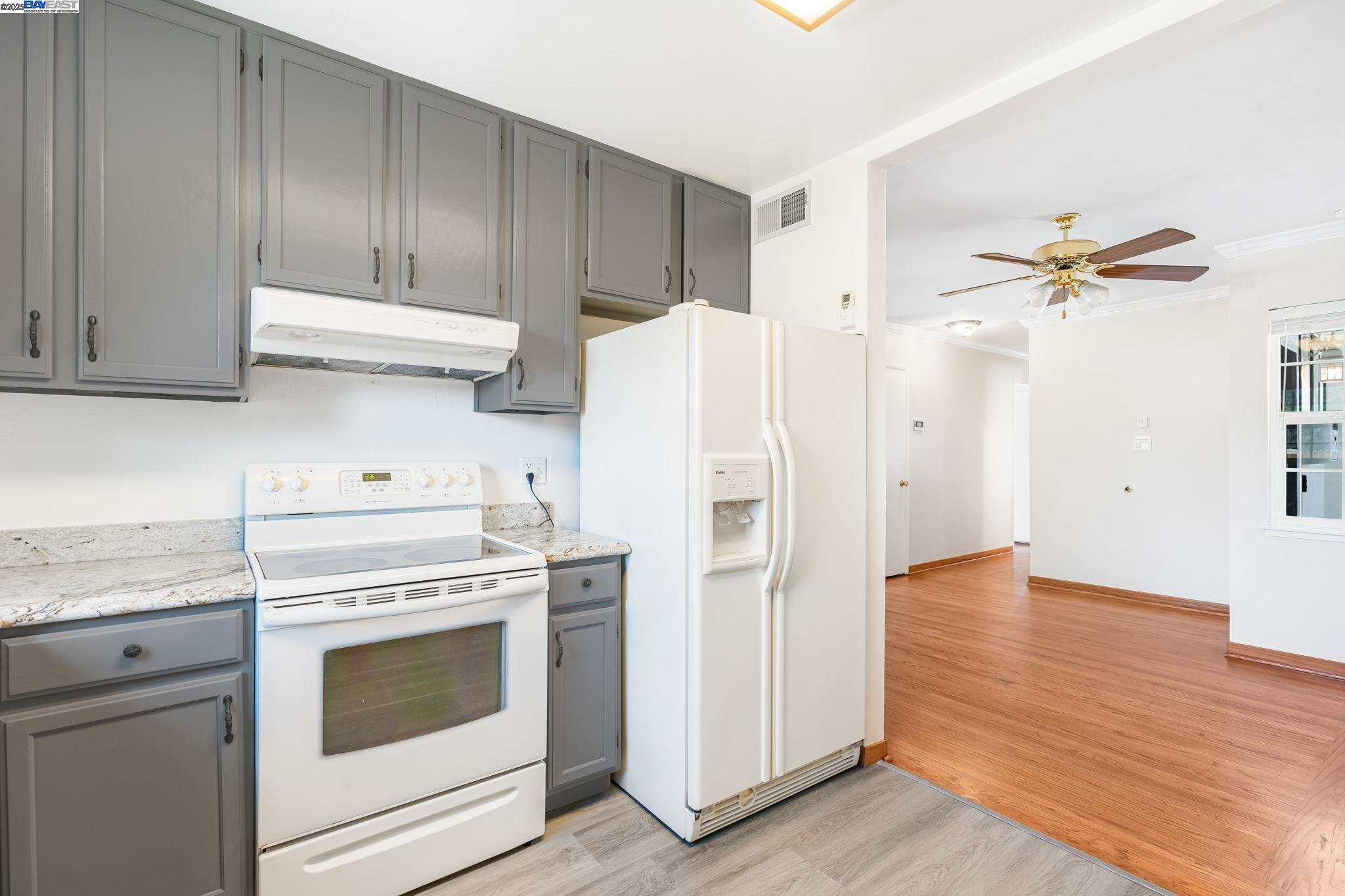 Detail Gallery Image 14 of 33 For 24964 Panitz St, Hayward,  CA 94541 - 3 Beds | 2 Baths