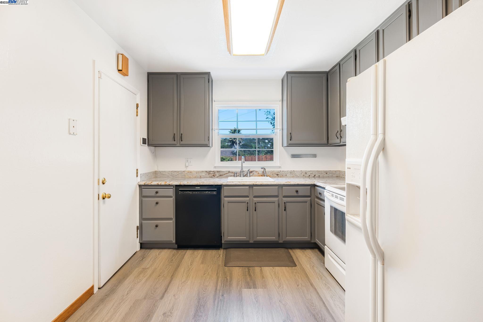 Detail Gallery Image 16 of 33 For 24964 Panitz St, Hayward,  CA 94541 - 3 Beds | 2 Baths