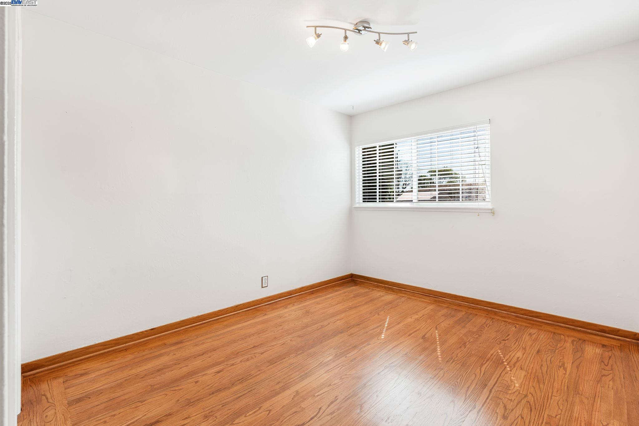 Detail Gallery Image 22 of 33 For 24964 Panitz St, Hayward,  CA 94541 - 3 Beds | 2 Baths