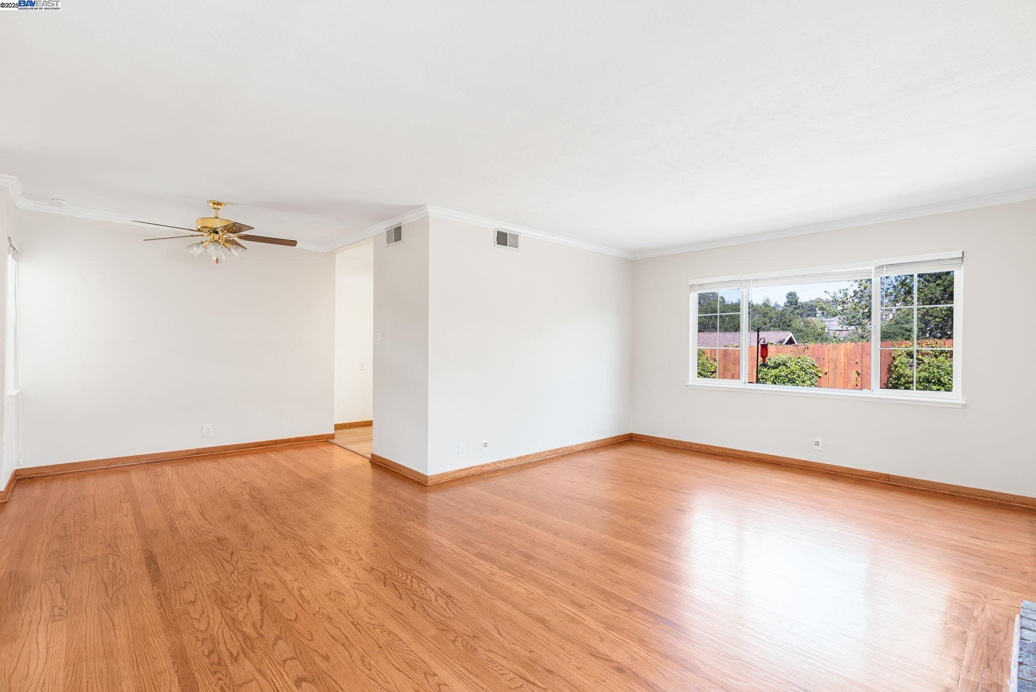 Detail Gallery Image 4 of 33 For 24964 Panitz St, Hayward,  CA 94541 - 3 Beds | 2 Baths