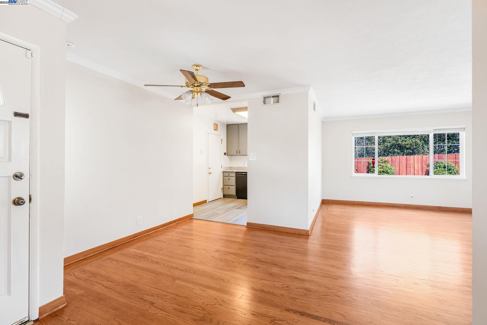 Detail Gallery Image 10 of 33 For 24964 Panitz St, Hayward,  CA 94541 - 3 Beds | 2 Baths