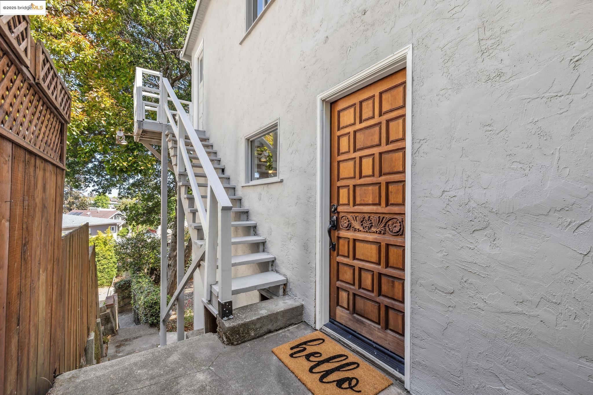 Detail Gallery Image 17 of 31 For 5161 Coronado Ave, Oakland,  CA 94618 - 3 Beds | 2 Baths