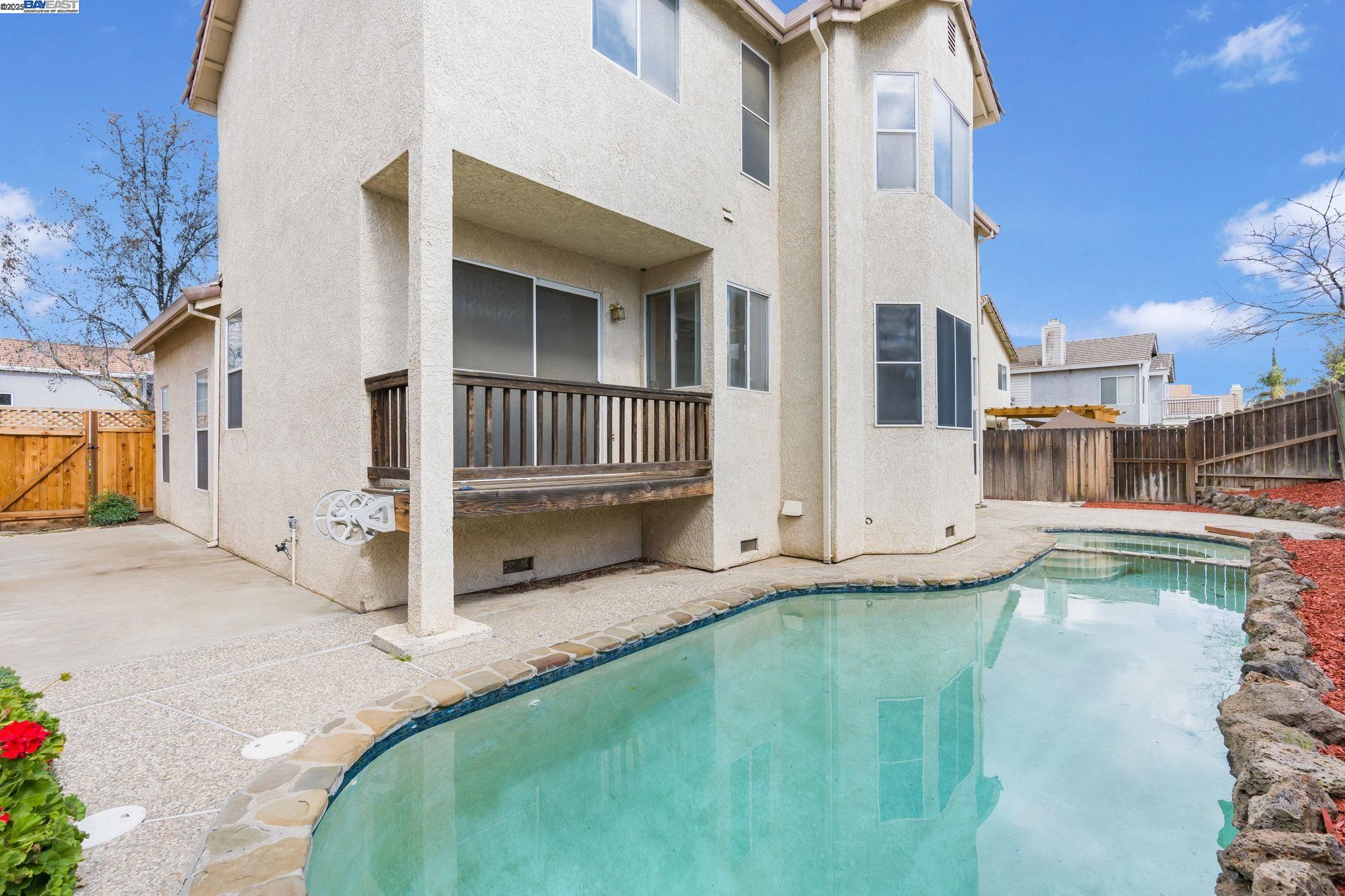 Detail Gallery Image 8 of 50 For 1450 Bluegrass Ln, Tracy,  CA 95377 - 4 Beds | 3 Baths