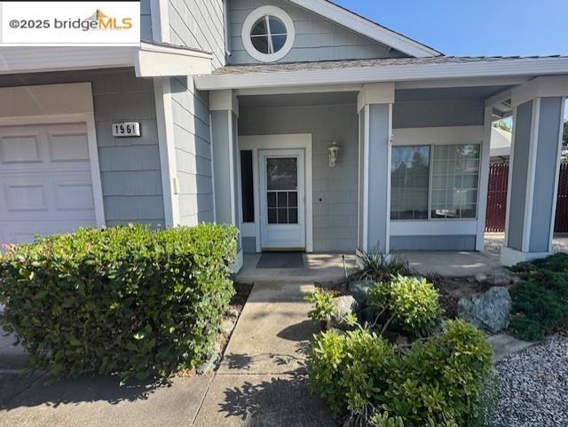 Detail Gallery Image 2 of 20 For 1961 Hemlock Drive, Oakley,  CA 94561-2211 - 3 Beds | 2 Baths