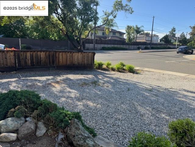 Detail Gallery Image 4 of 20 For 1961 Hemlock Drive, Oakley,  CA 94561-2211 - 3 Beds | 2 Baths
