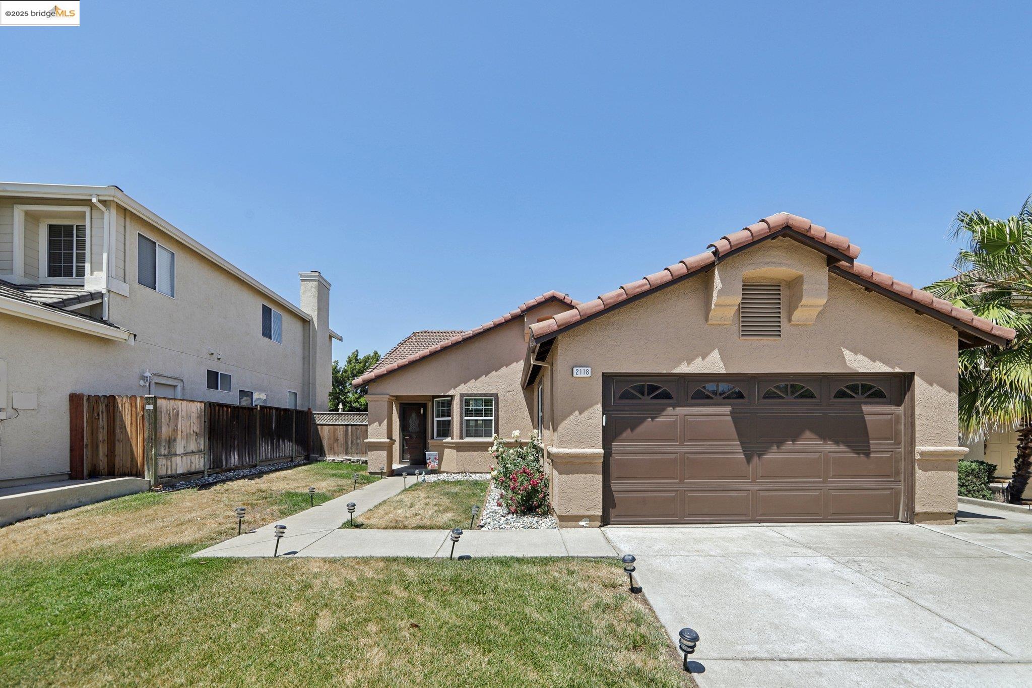 Detail Gallery Image 1 of 31 For 2118 Connie Ln, Oakley,  CA 94561 - 3 Beds | 2 Baths
