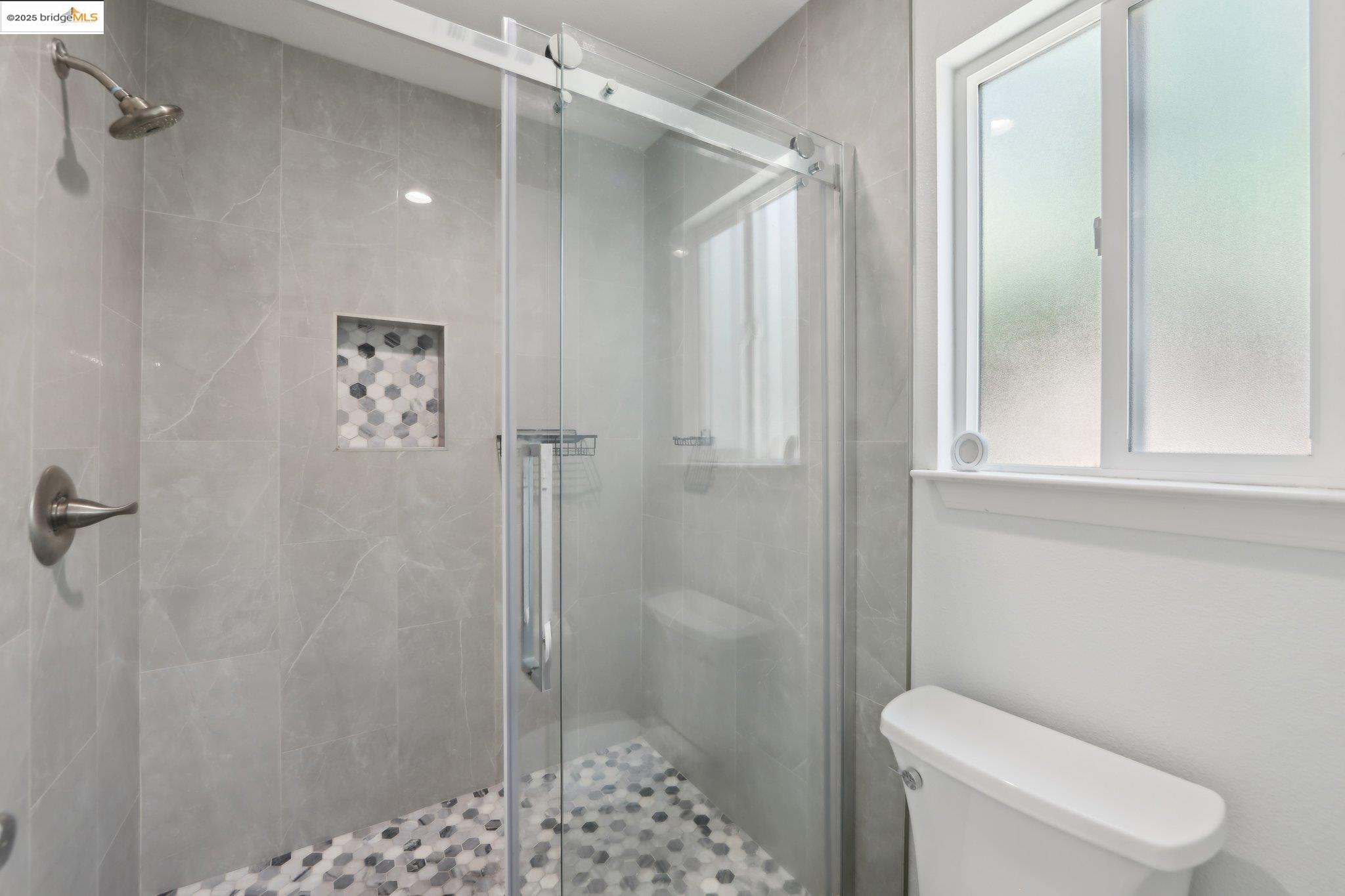 Detail Gallery Image 12 of 31 For 2118 Connie Ln, Oakley,  CA 94561 - 3 Beds | 2 Baths
