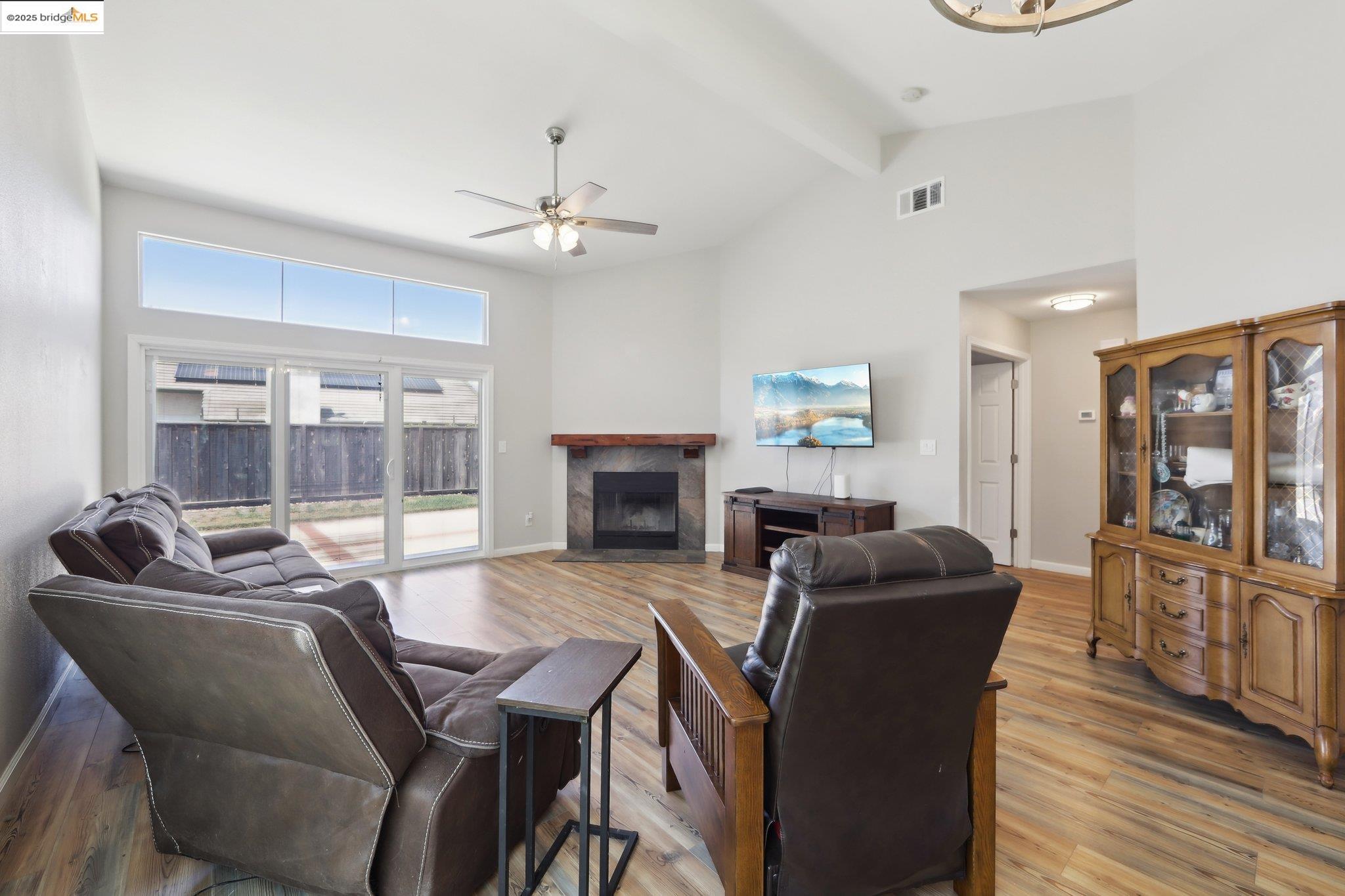 Detail Gallery Image 5 of 31 For 2118 Connie Ln, Oakley,  CA 94561 - 3 Beds | 2 Baths