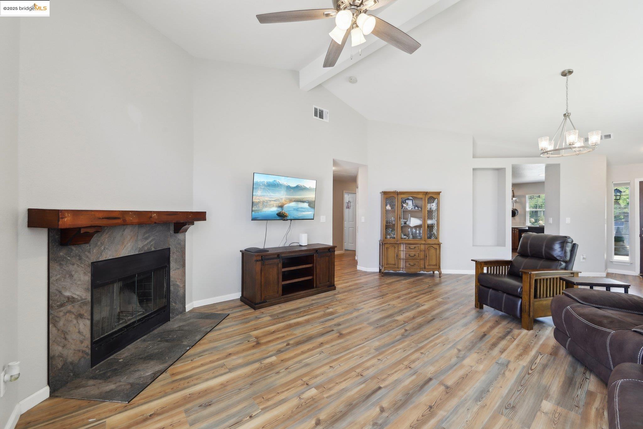 Detail Gallery Image 7 of 31 For 2118 Connie Ln, Oakley,  CA 94561 - 3 Beds | 2 Baths