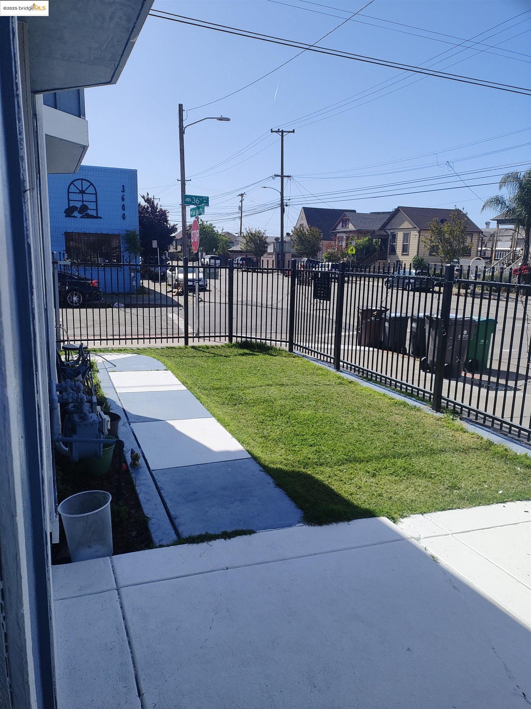 Detail Gallery Image 2 of 11 For 3532 San Leandro St, Oakland,  CA 94601 - – Beds | – Baths