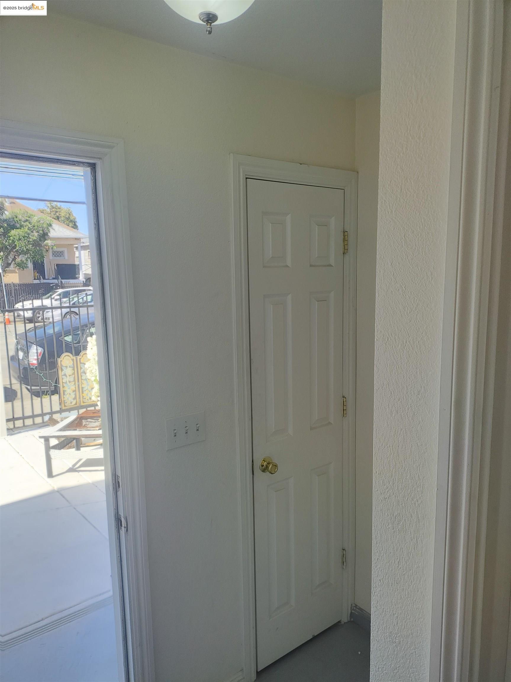 Detail Gallery Image 3 of 11 For 3532 San Leandro St, Oakland,  CA 94601 - – Beds | – Baths