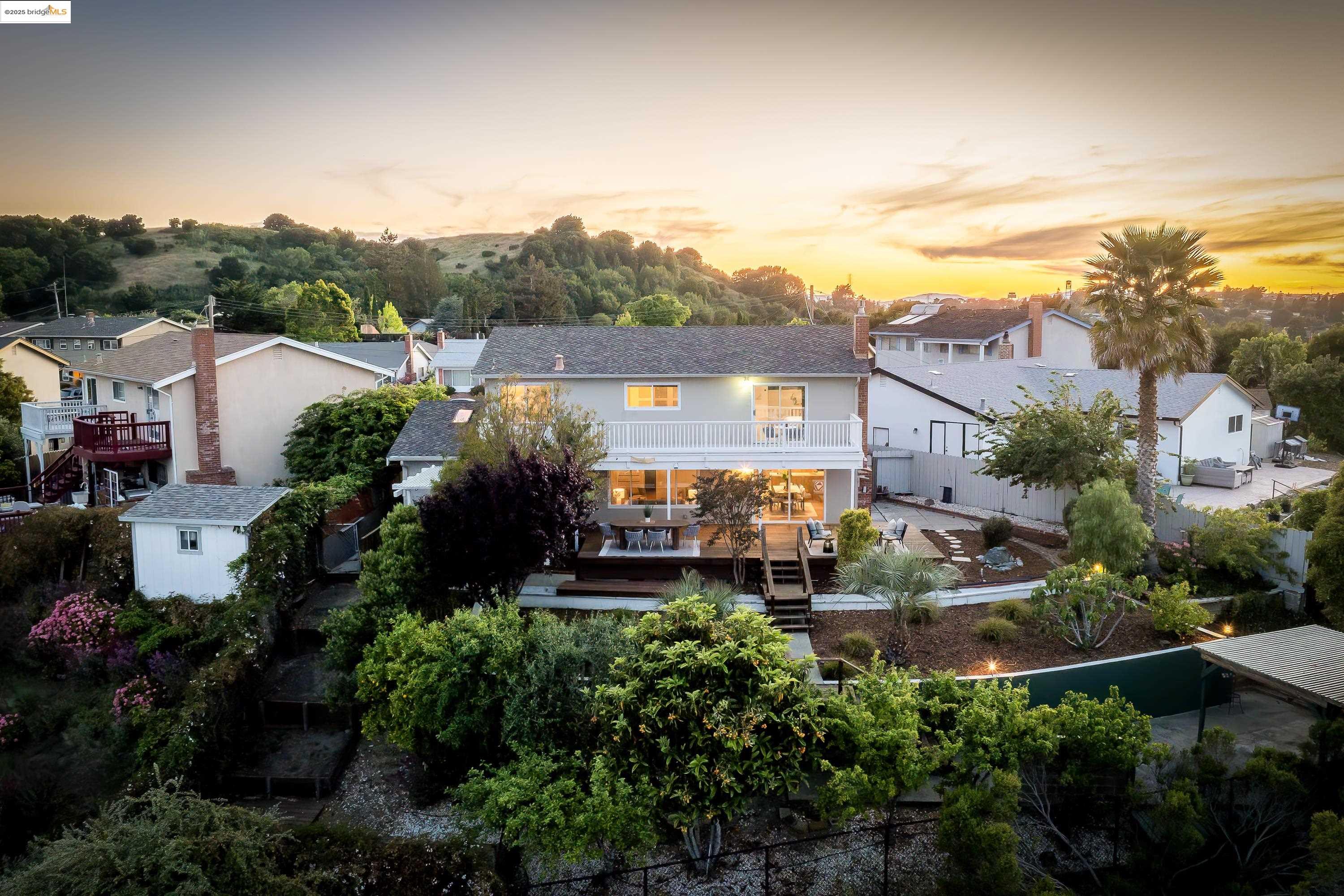 Detail Gallery Image 1 of 60 For 2086 Costa Ct, Pinole,  CA 94564 - 3 Beds | 2/1 Baths