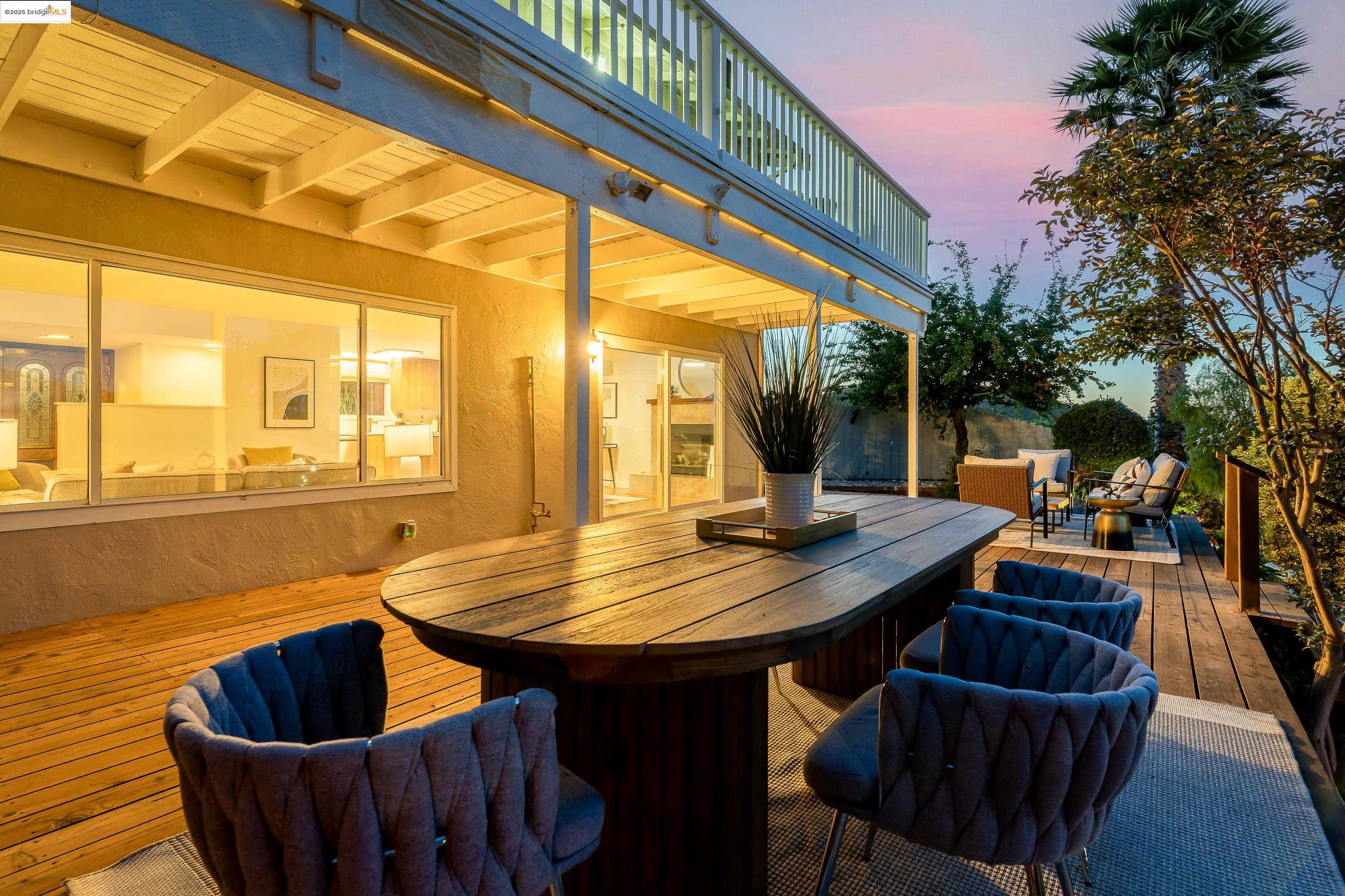 Detail Gallery Image 15 of 60 For 2086 Costa Ct, Pinole,  CA 94564 - 3 Beds | 2/1 Baths