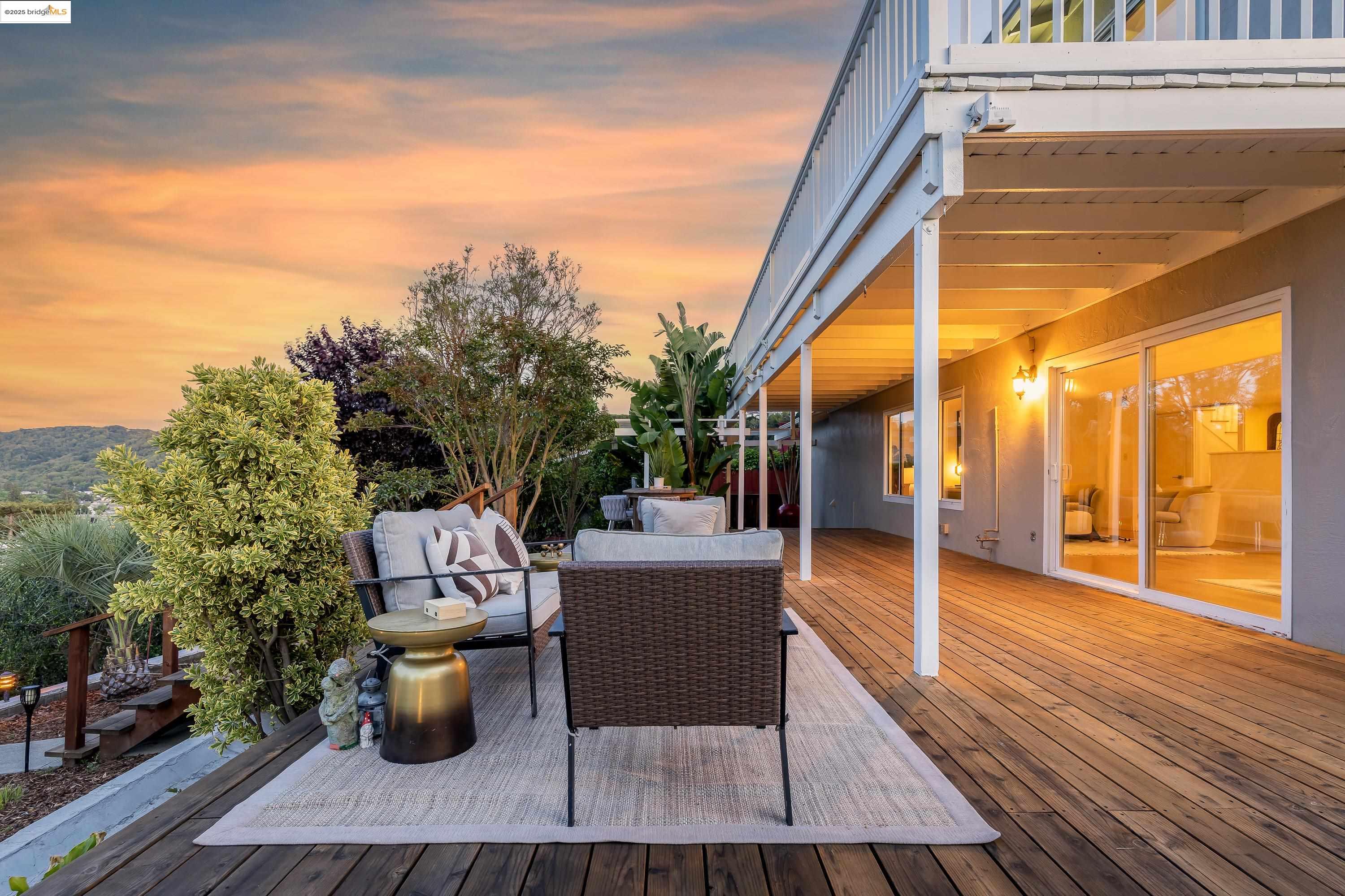 Detail Gallery Image 17 of 60 For 2086 Costa Ct, Pinole,  CA 94564 - 3 Beds | 2/1 Baths