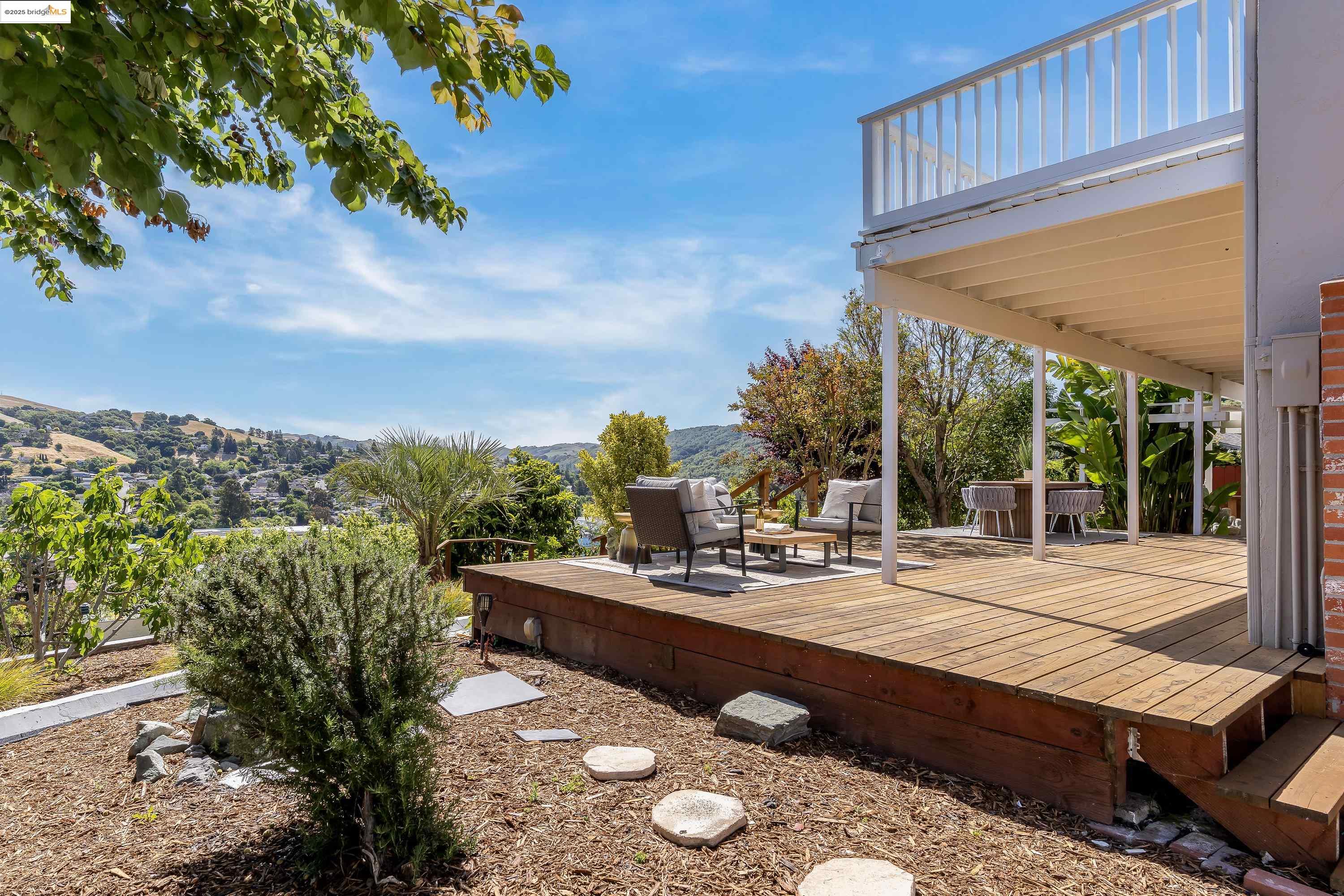 Detail Gallery Image 20 of 60 For 2086 Costa Ct, Pinole,  CA 94564 - 3 Beds | 2/1 Baths