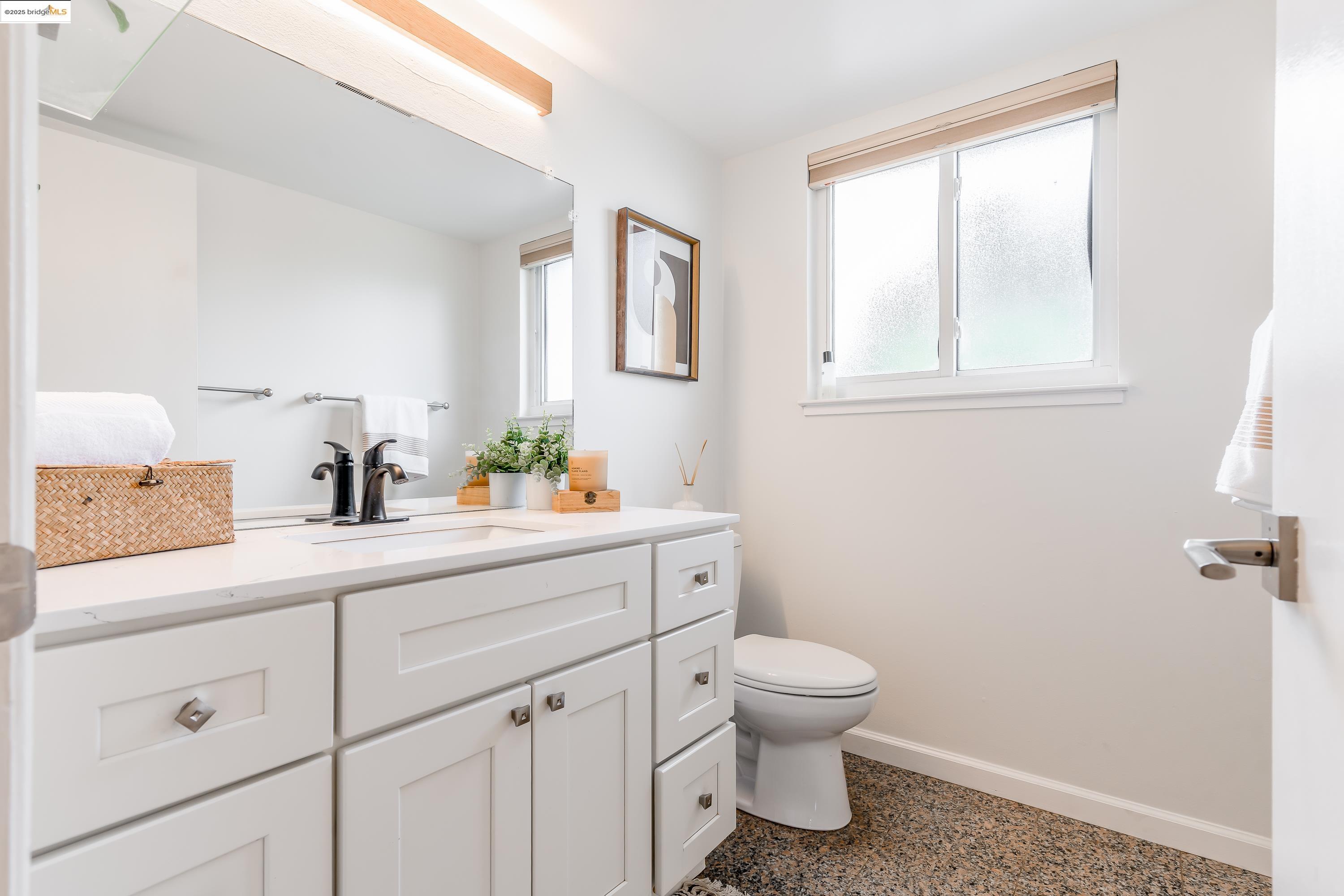 Detail Gallery Image 29 of 60 For 2086 Costa Ct, Pinole,  CA 94564 - 3 Beds | 2/1 Baths