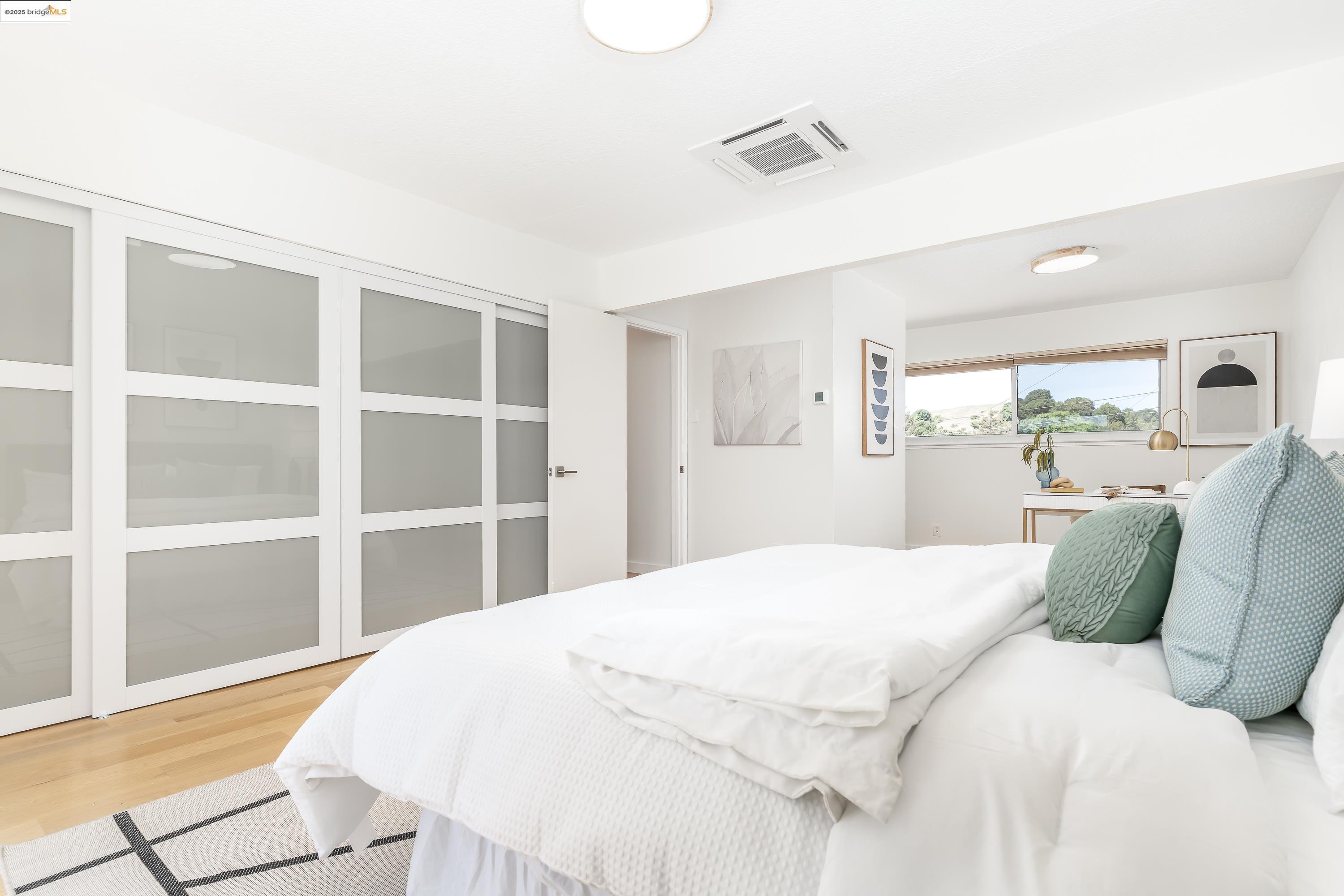 Detail Gallery Image 32 of 60 For 2086 Costa Ct, Pinole,  CA 94564 - 3 Beds | 2/1 Baths