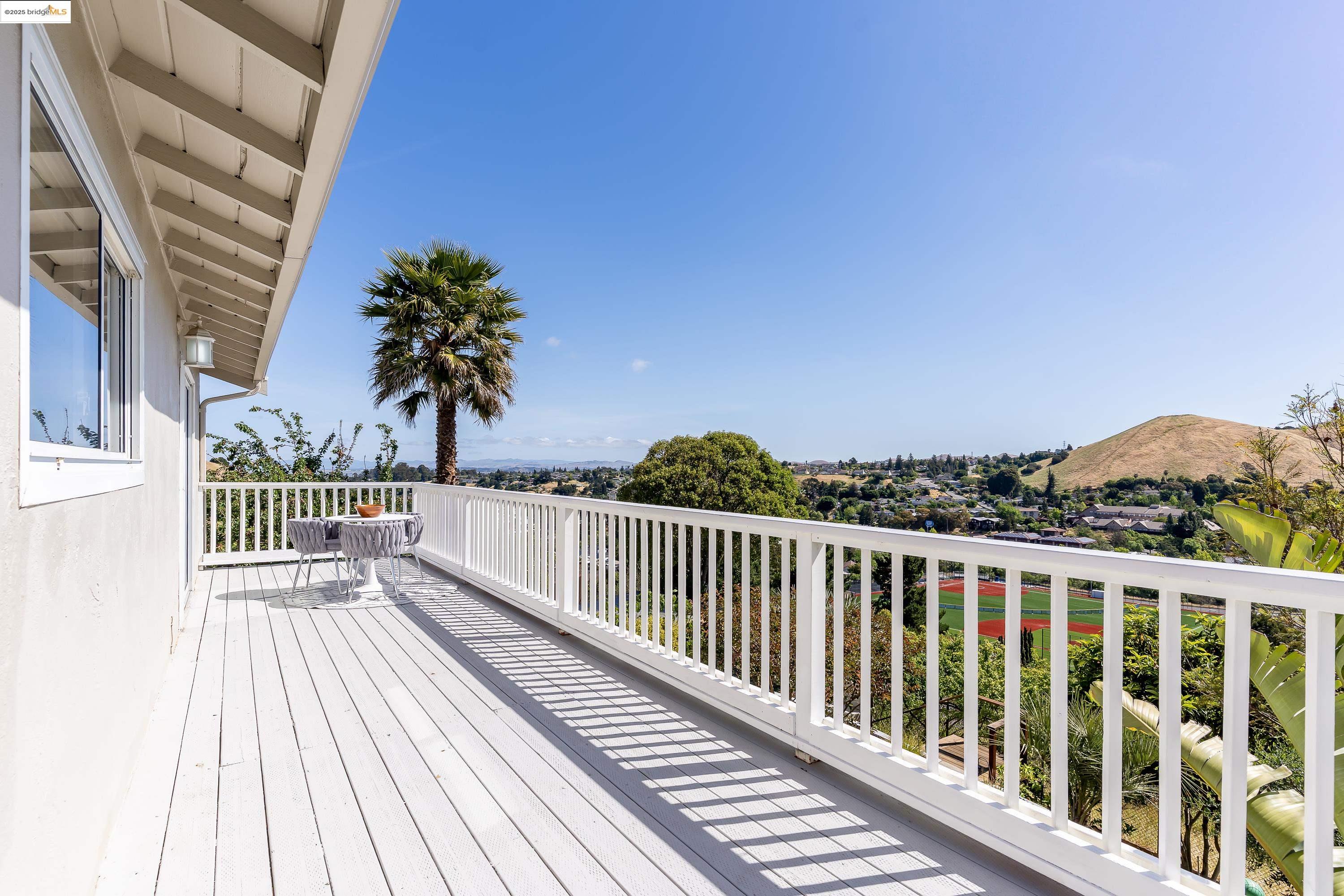 Detail Gallery Image 38 of 60 For 2086 Costa Ct, Pinole,  CA 94564 - 3 Beds | 2/1 Baths