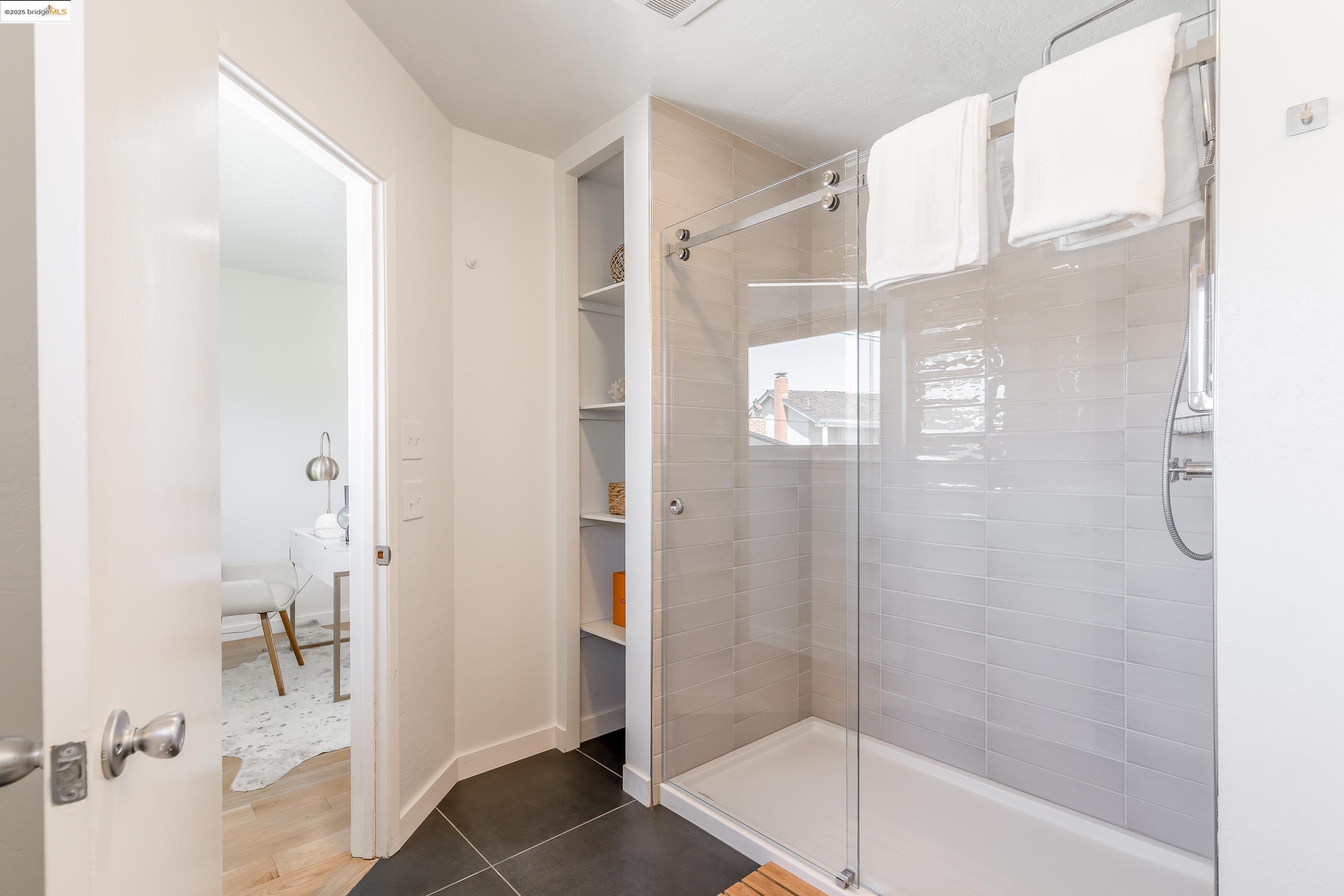 Detail Gallery Image 41 of 60 For 2086 Costa Ct, Pinole,  CA 94564 - 3 Beds | 2/1 Baths