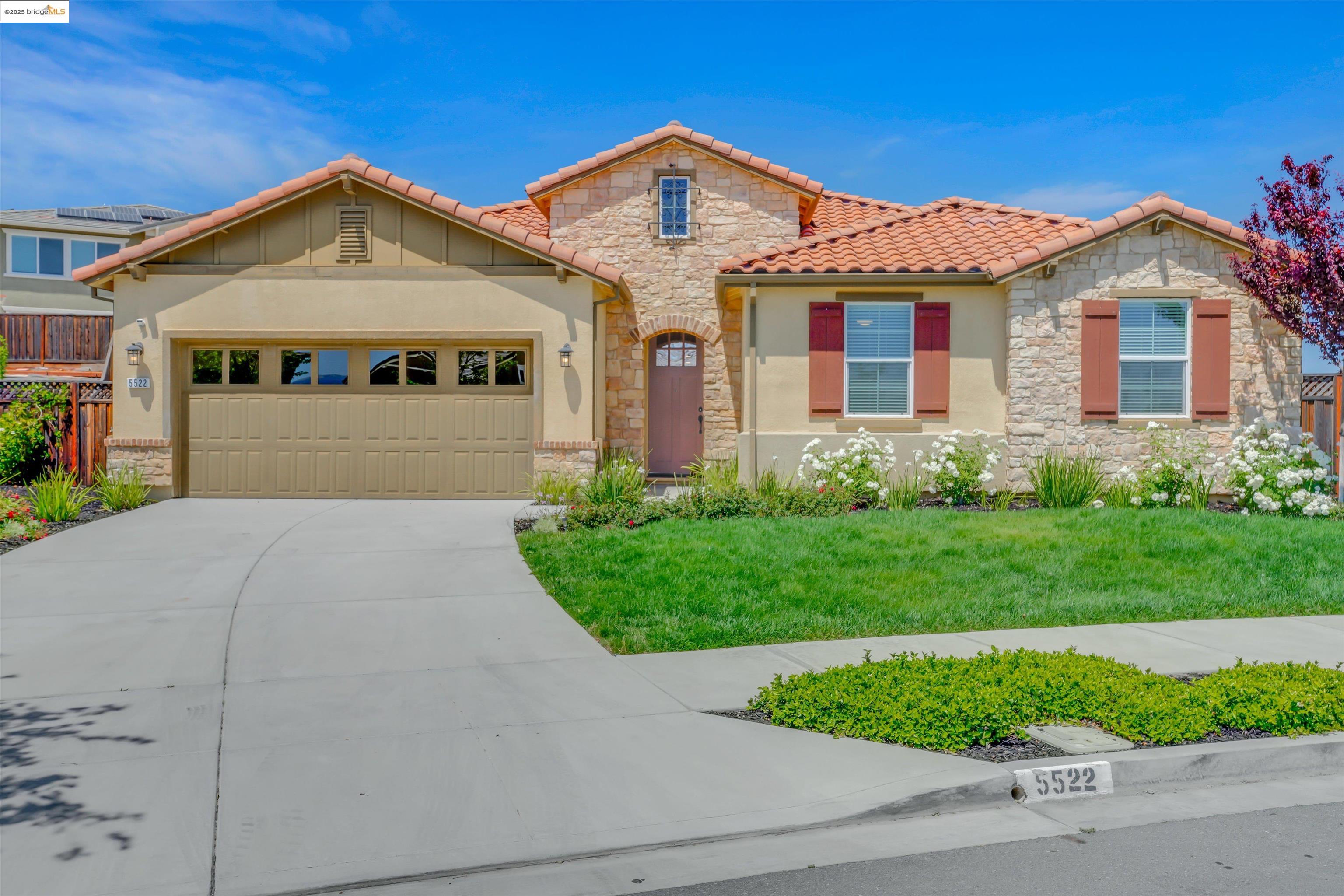 Detail Gallery Image 1 of 46 For 5522 Pinnacle View Way, Antioch,  CA 94531 - 4 Beds | 2 Baths
