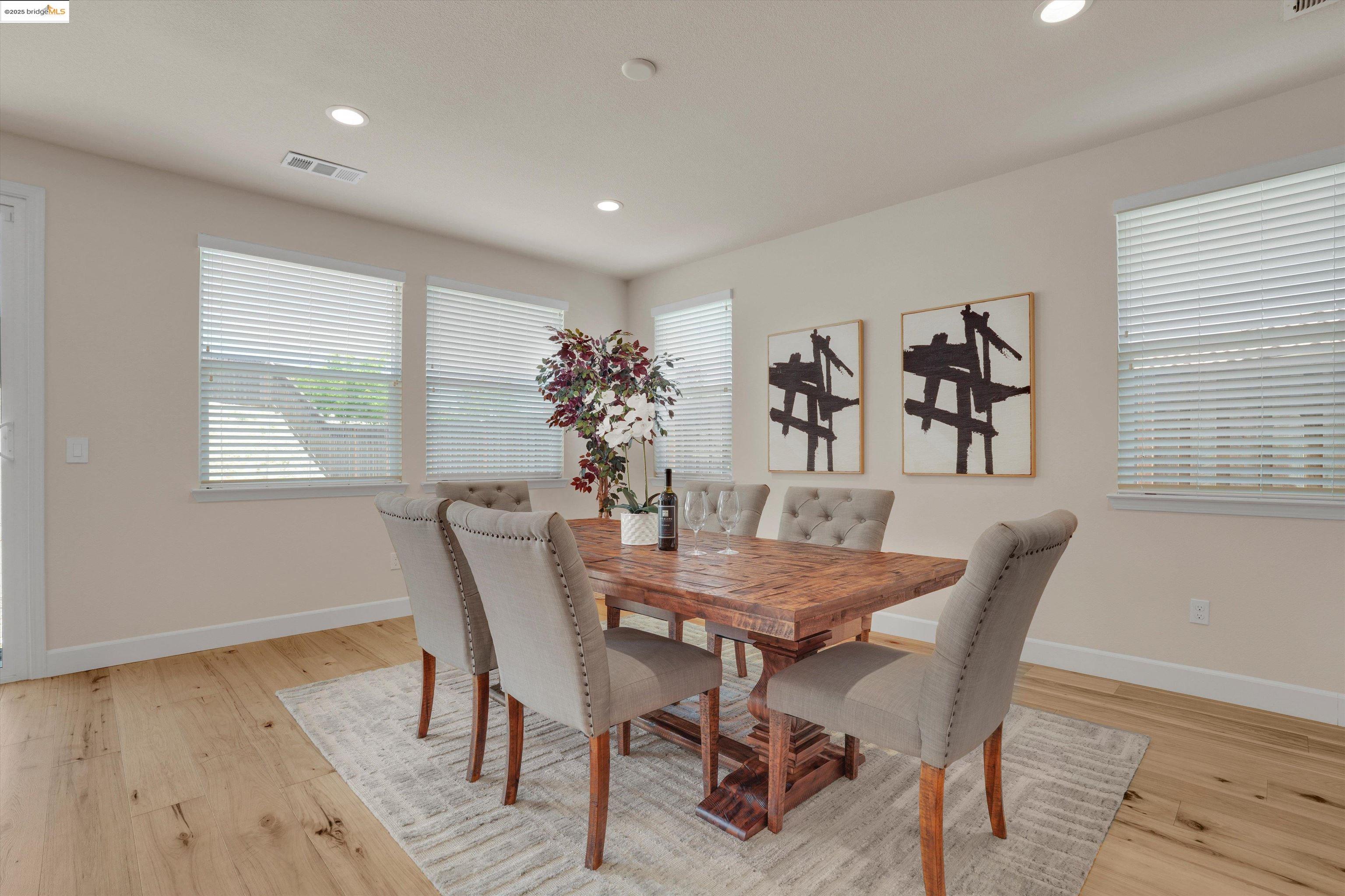 Detail Gallery Image 12 of 46 For 5522 Pinnacle View Way, Antioch,  CA 94531 - 4 Beds | 2 Baths