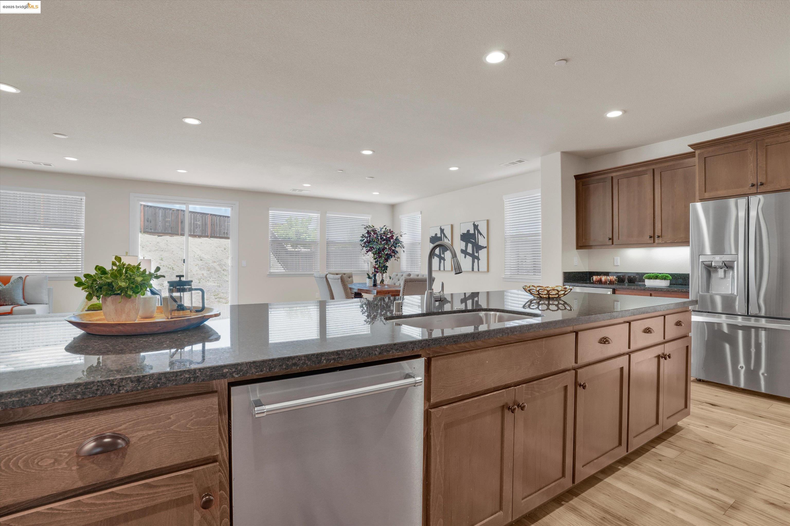 Detail Gallery Image 15 of 46 For 5522 Pinnacle View Way, Antioch,  CA 94531 - 4 Beds | 2 Baths