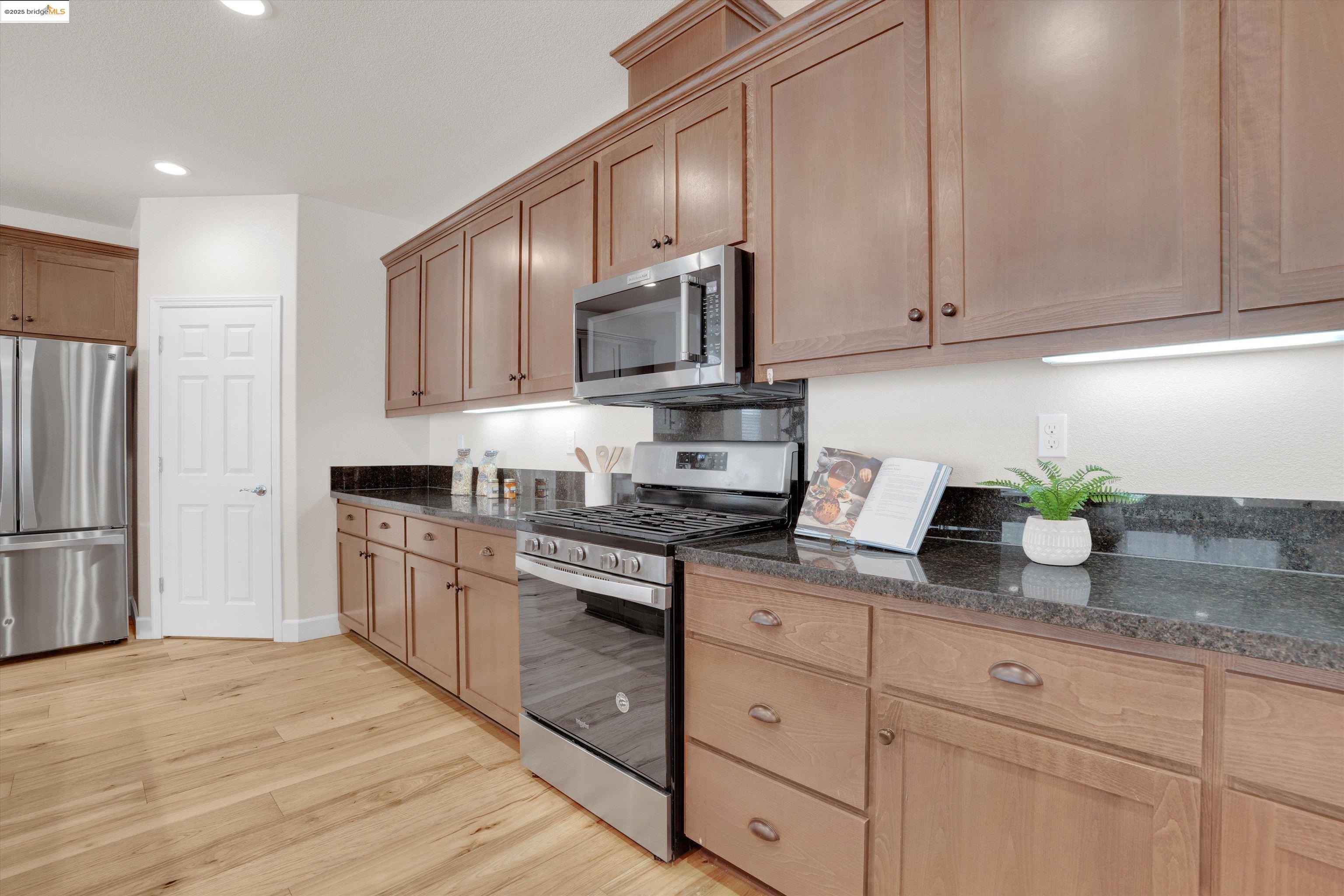 Detail Gallery Image 16 of 46 For 5522 Pinnacle View Way, Antioch,  CA 94531 - 4 Beds | 2 Baths