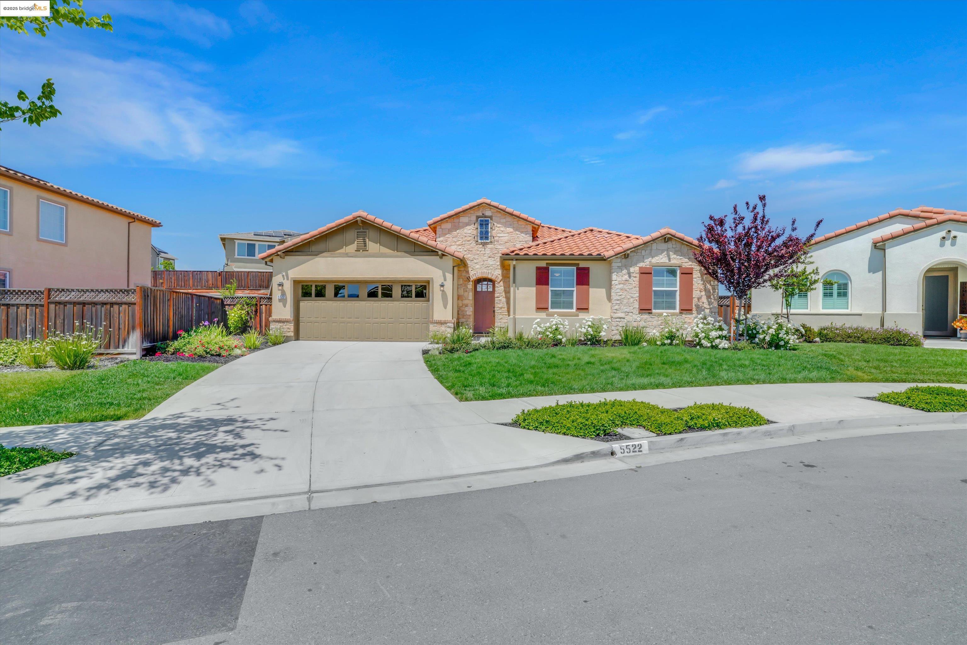 Detail Gallery Image 3 of 46 For 5522 Pinnacle View Way, Antioch,  CA 94531 - 4 Beds | 2 Baths