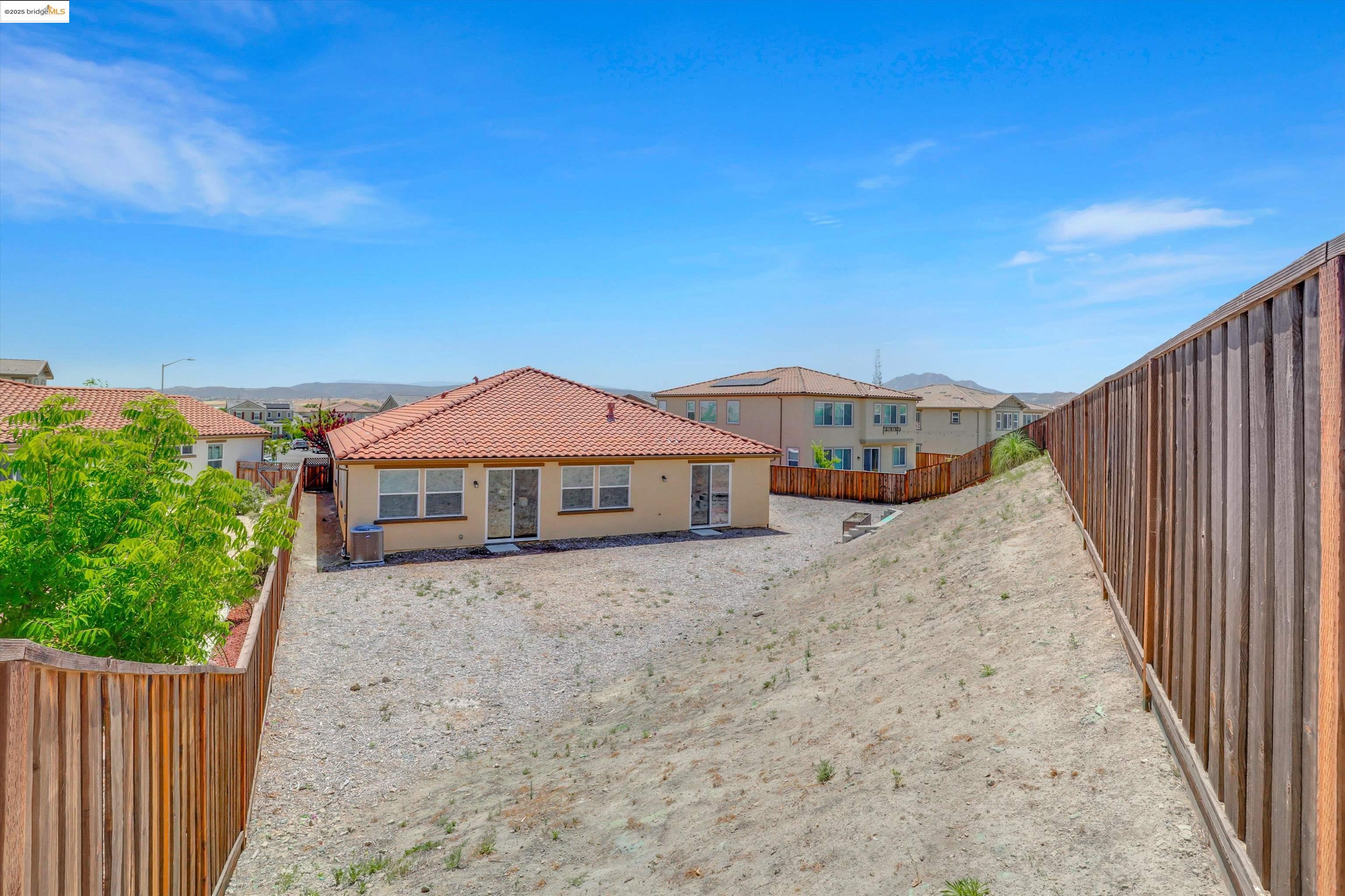 Detail Gallery Image 33 of 46 For 5522 Pinnacle View Way, Antioch,  CA 94531 - 4 Beds | 2 Baths