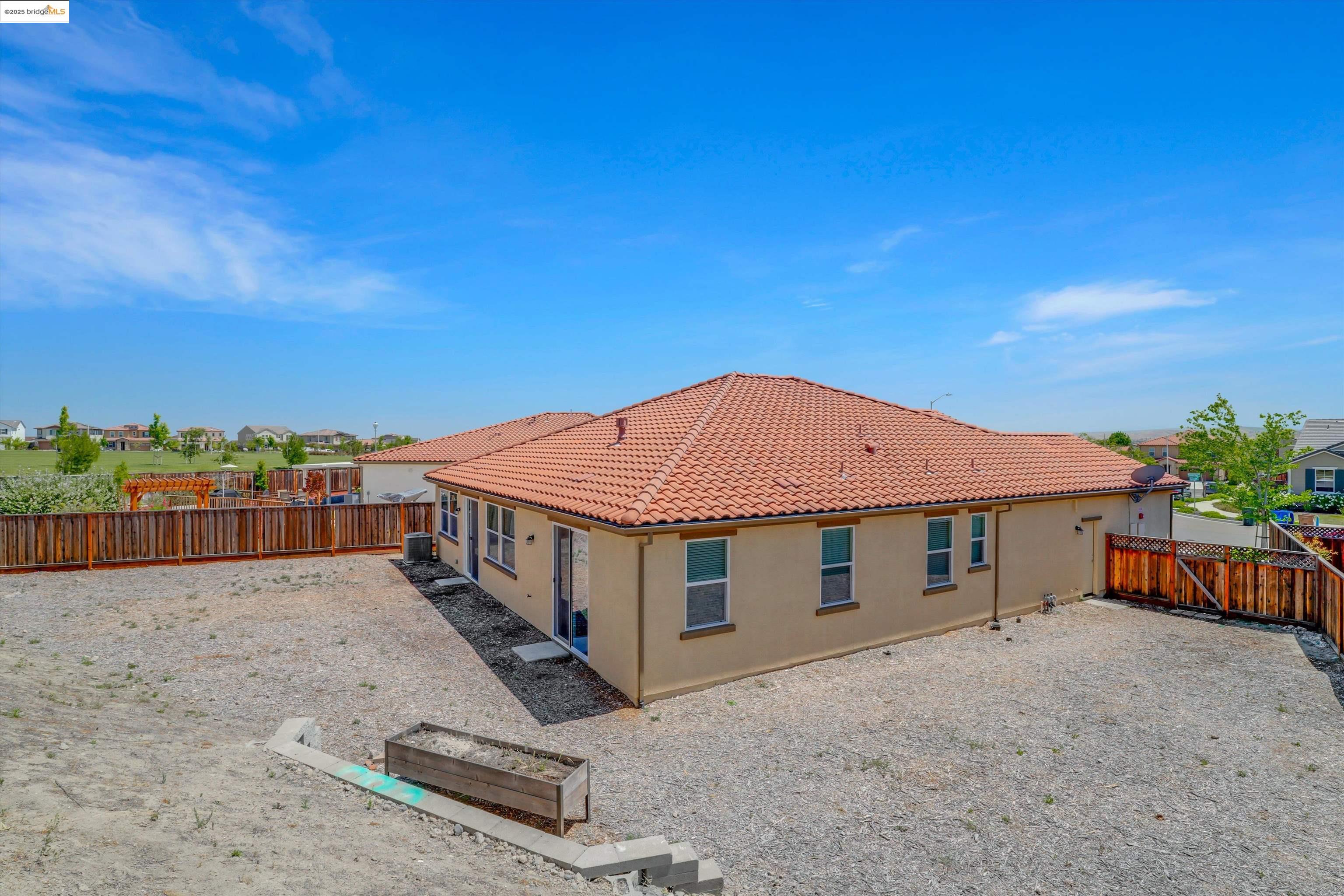 Detail Gallery Image 35 of 46 For 5522 Pinnacle View Way, Antioch,  CA 94531 - 4 Beds | 2 Baths