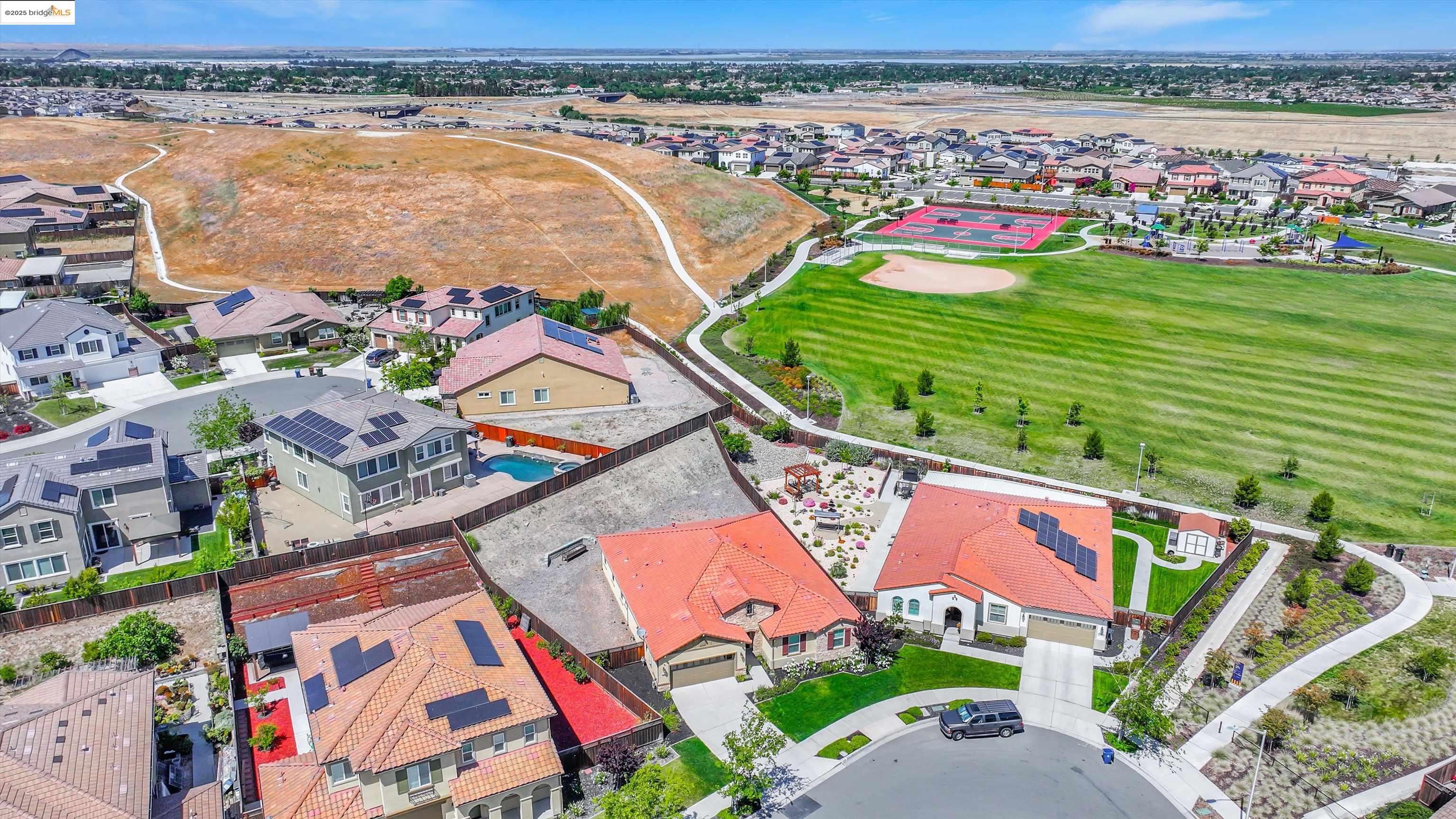 Detail Gallery Image 37 of 46 For 5522 Pinnacle View Way, Antioch,  CA 94531 - 4 Beds | 2 Baths