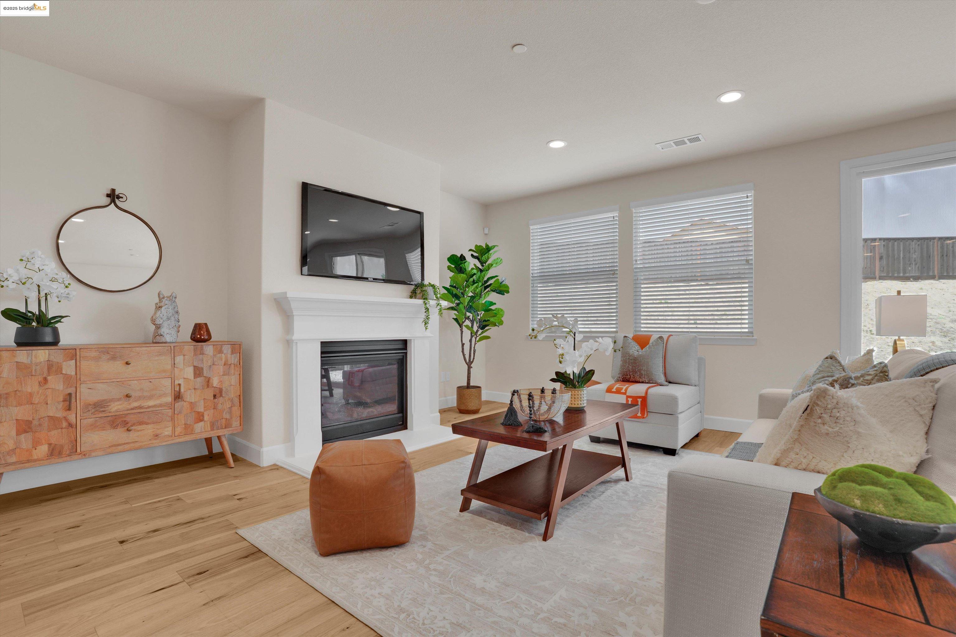 Detail Gallery Image 8 of 46 For 5522 Pinnacle View Way, Antioch,  CA 94531 - 4 Beds | 2 Baths