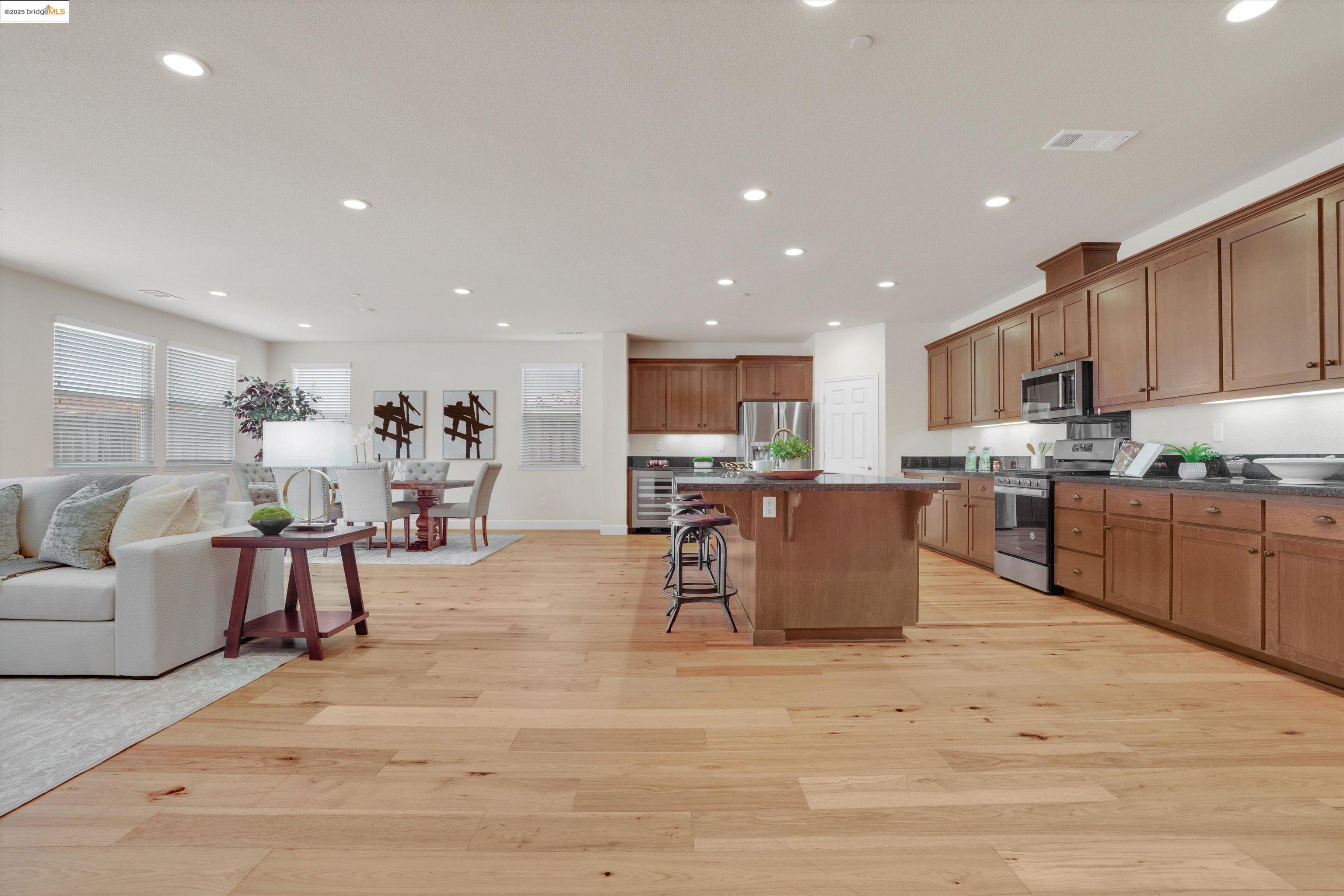 Detail Gallery Image 10 of 46 For 5522 Pinnacle View Way, Antioch,  CA 94531 - 4 Beds | 2 Baths