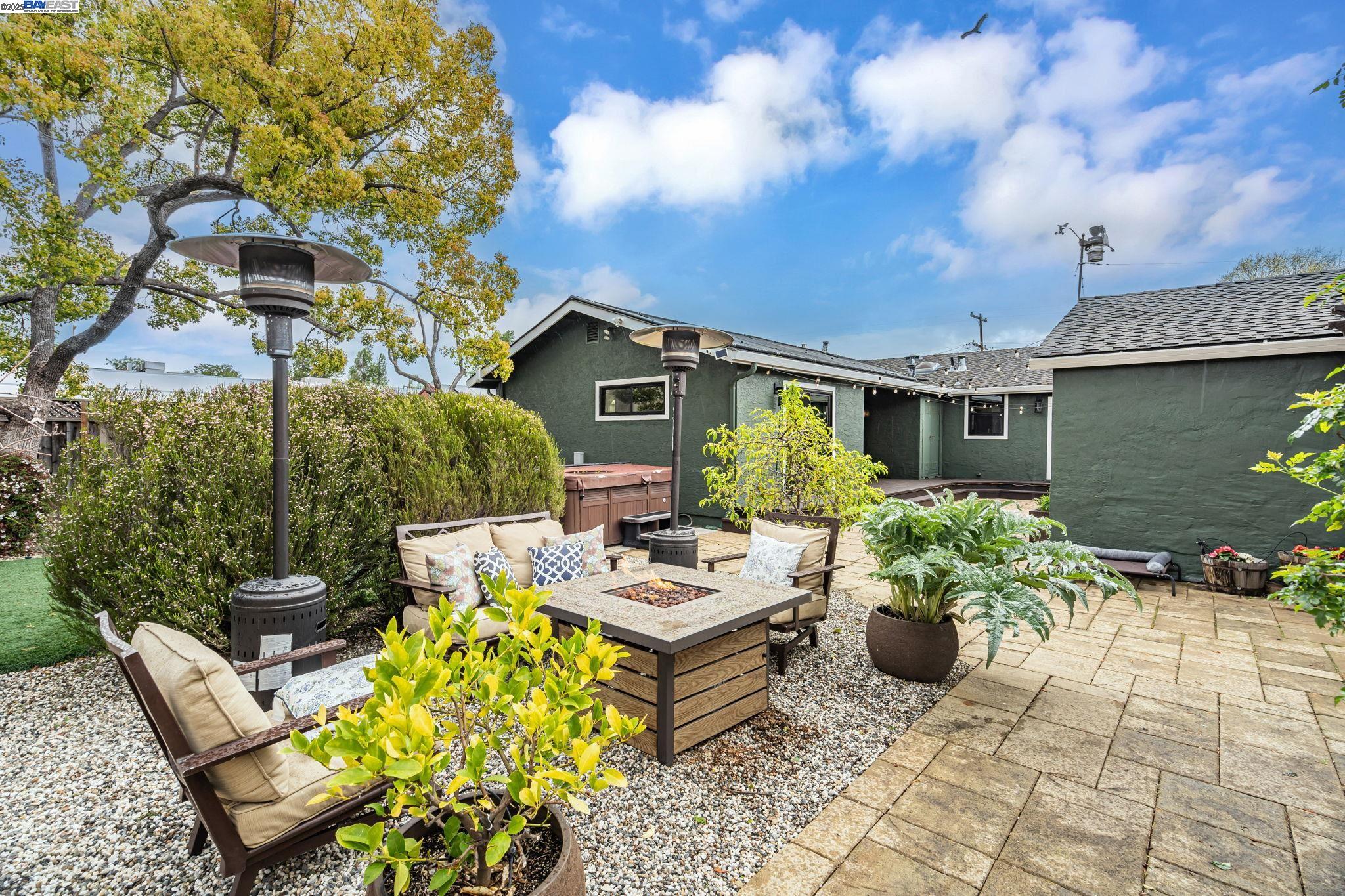 Detail Gallery Image 37 of 43 For 1321 Hoffman Ln, Campbell,  CA 95008 - 3 Beds | 2 Baths