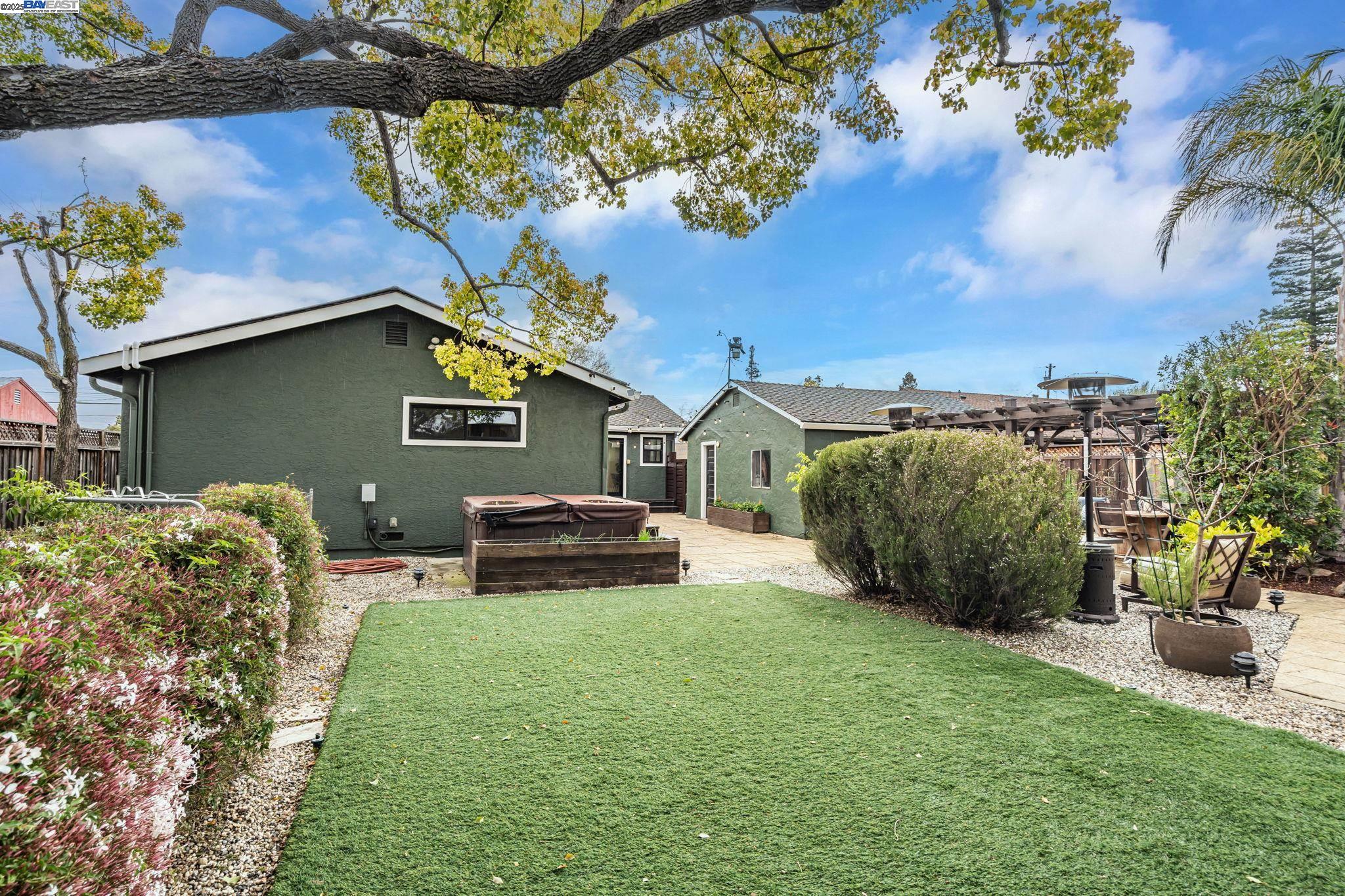 Detail Gallery Image 41 of 42 For 1321 Hoffman Ln, Campbell,  CA 95008 - 3 Beds | 2 Baths