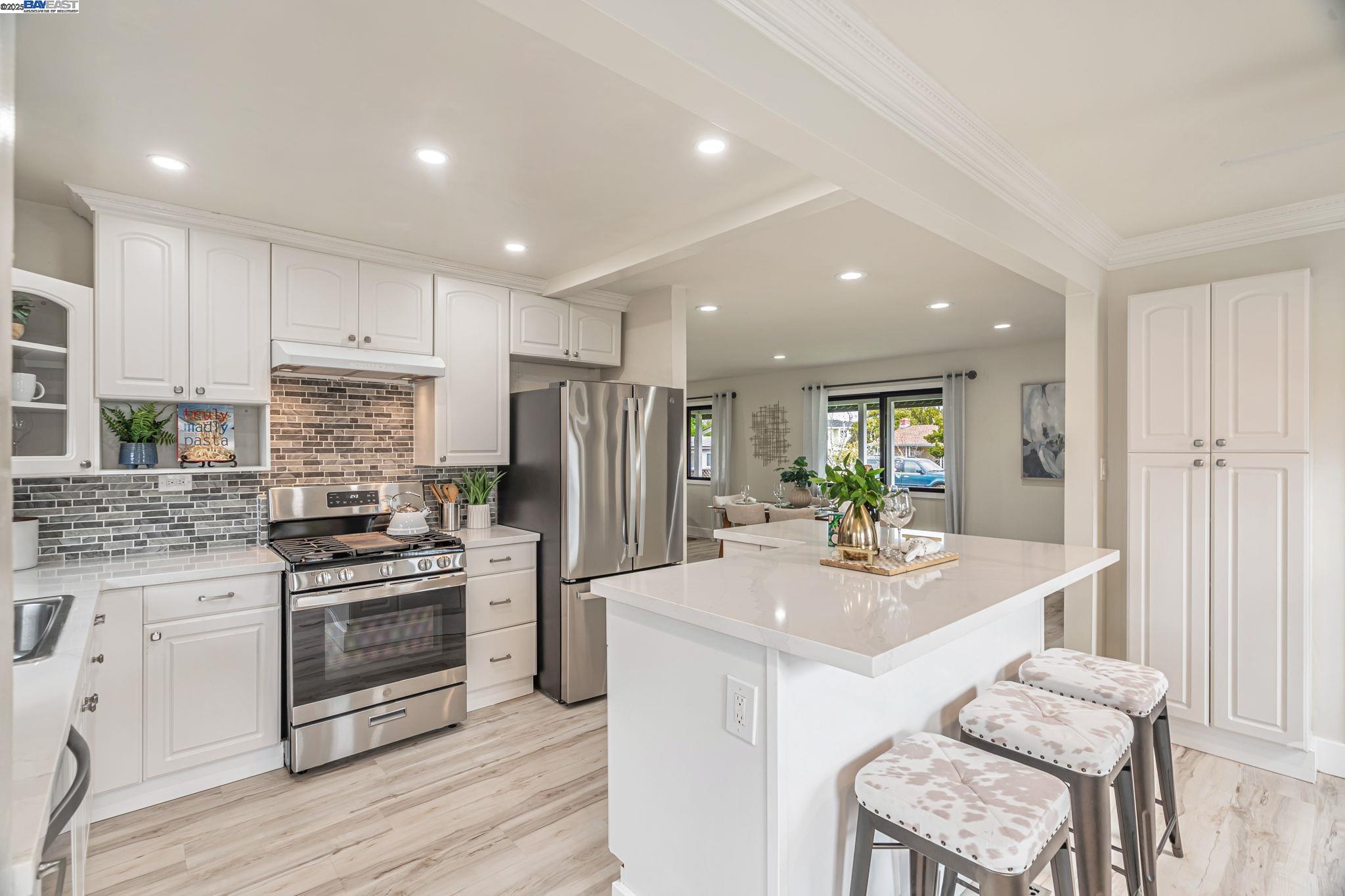 Detail Gallery Image 7 of 43 For 1321 Hoffman Ln, Campbell,  CA 95008 - 3 Beds | 2 Baths