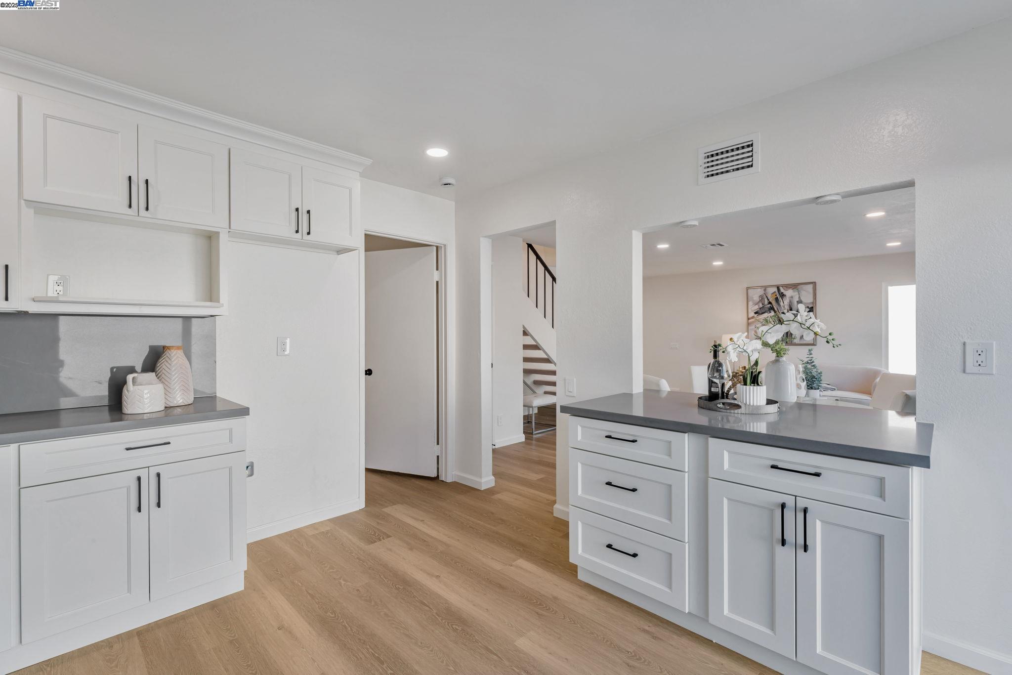 Detail Gallery Image 12 of 47 For 3856 Jacana Lake Ct, Fremont,  CA 94555 - 3 Beds | 2/1 Baths