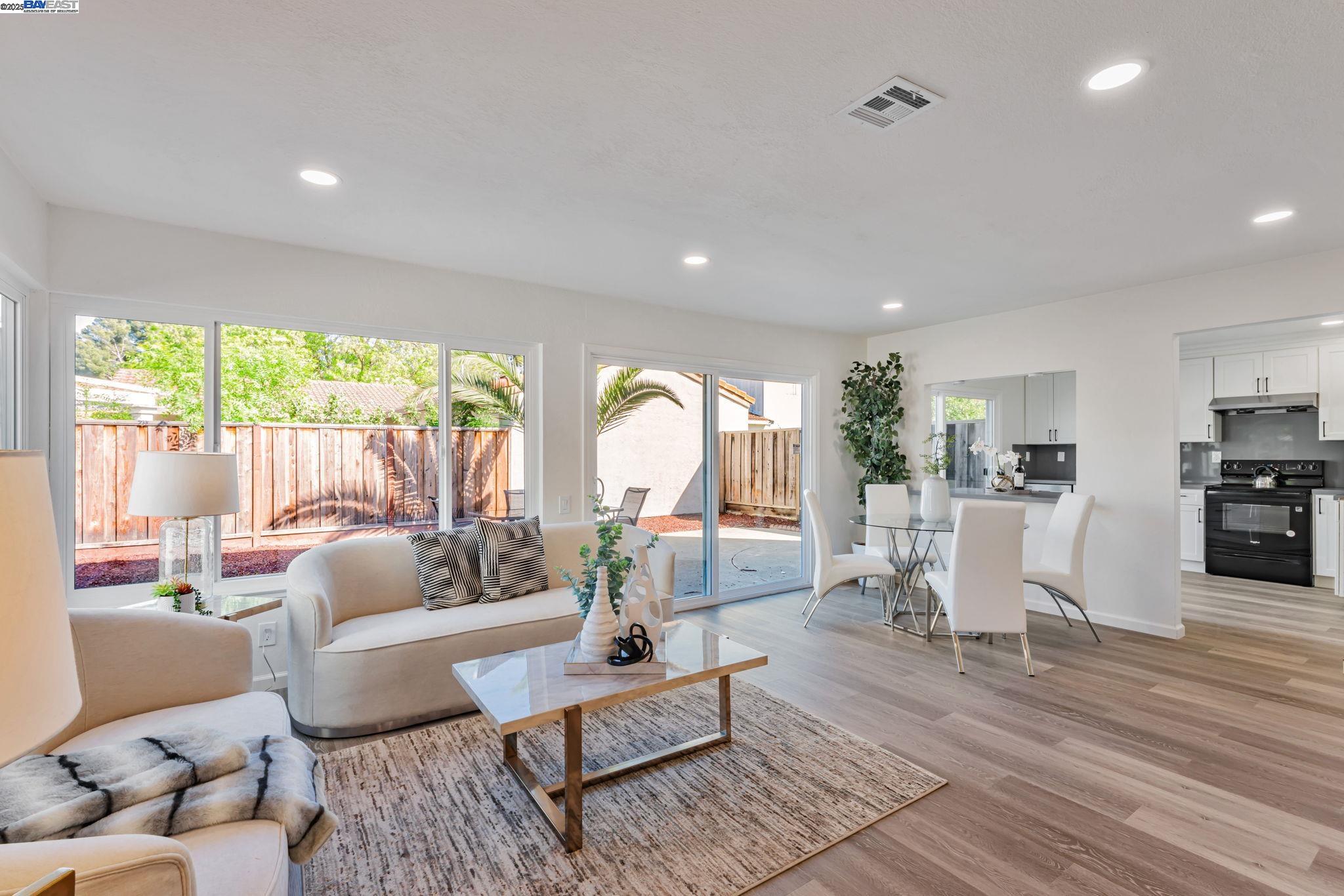 Detail Gallery Image 16 of 47 For 3856 Jacana Lake Ct, Fremont,  CA 94555 - 3 Beds | 2/1 Baths