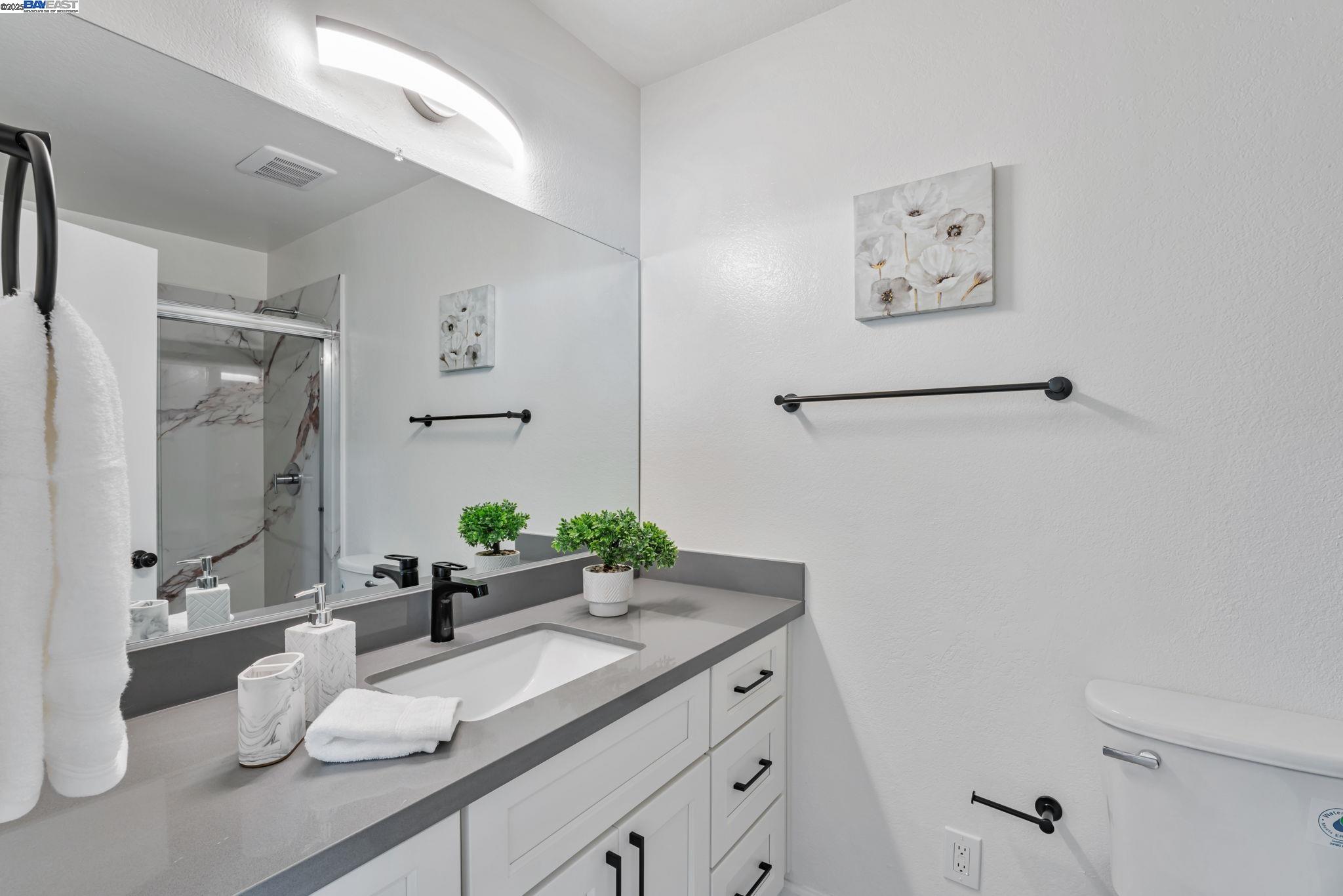 Detail Gallery Image 31 of 47 For 3856 Jacana Lake Ct, Fremont,  CA 94555 - 3 Beds | 2/1 Baths