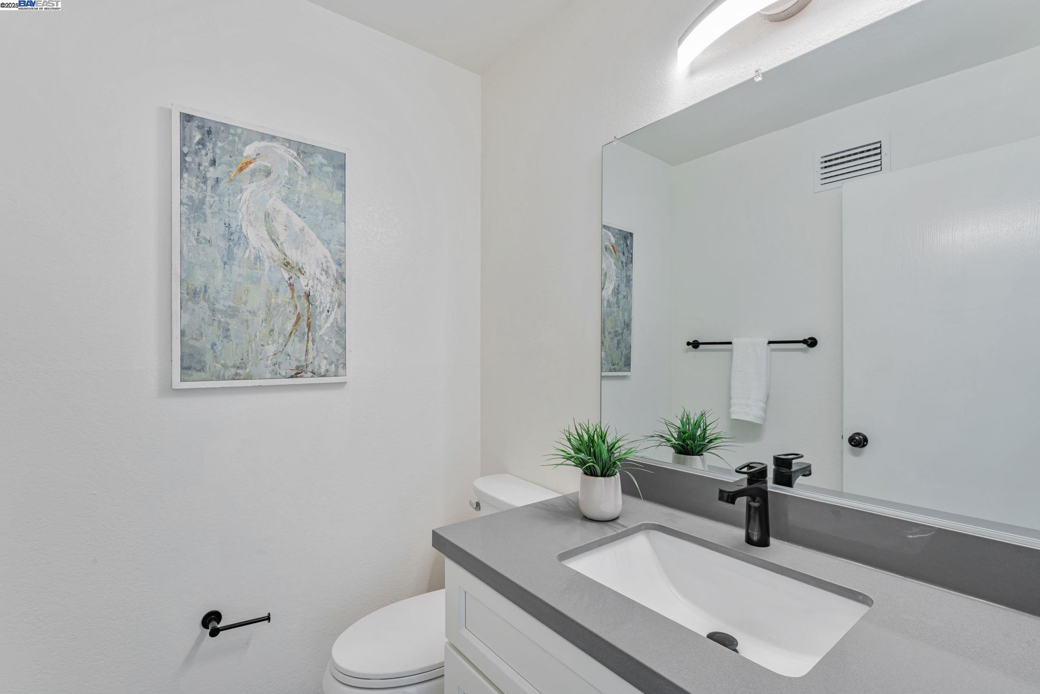 Detail Gallery Image 32 of 47 For 3856 Jacana Lake Ct, Fremont,  CA 94555 - 3 Beds | 2/1 Baths