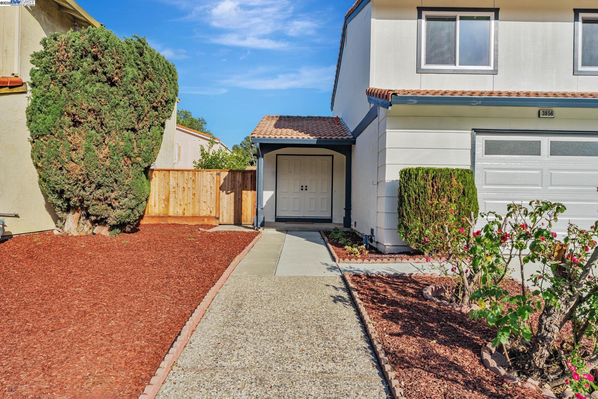 Detail Gallery Image 5 of 47 For 3856 Jacana Lake Ct, Fremont,  CA 94555 - 3 Beds | 2/1 Baths