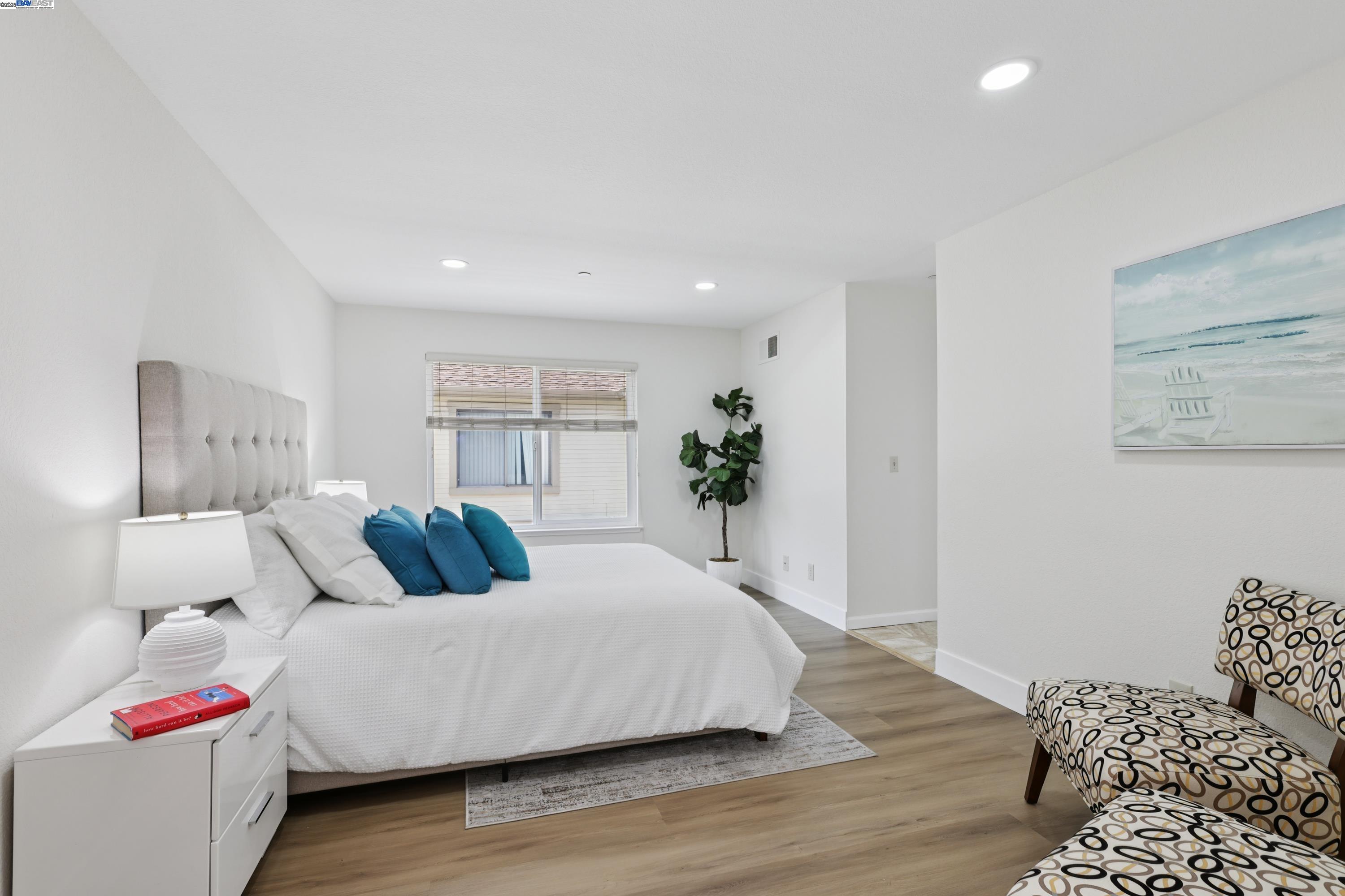 Detail Gallery Image 15 of 48 For 963 La Mesa Ter #H,  Sunnyvale,  CA 94086 - 3 Beds | 3 Baths