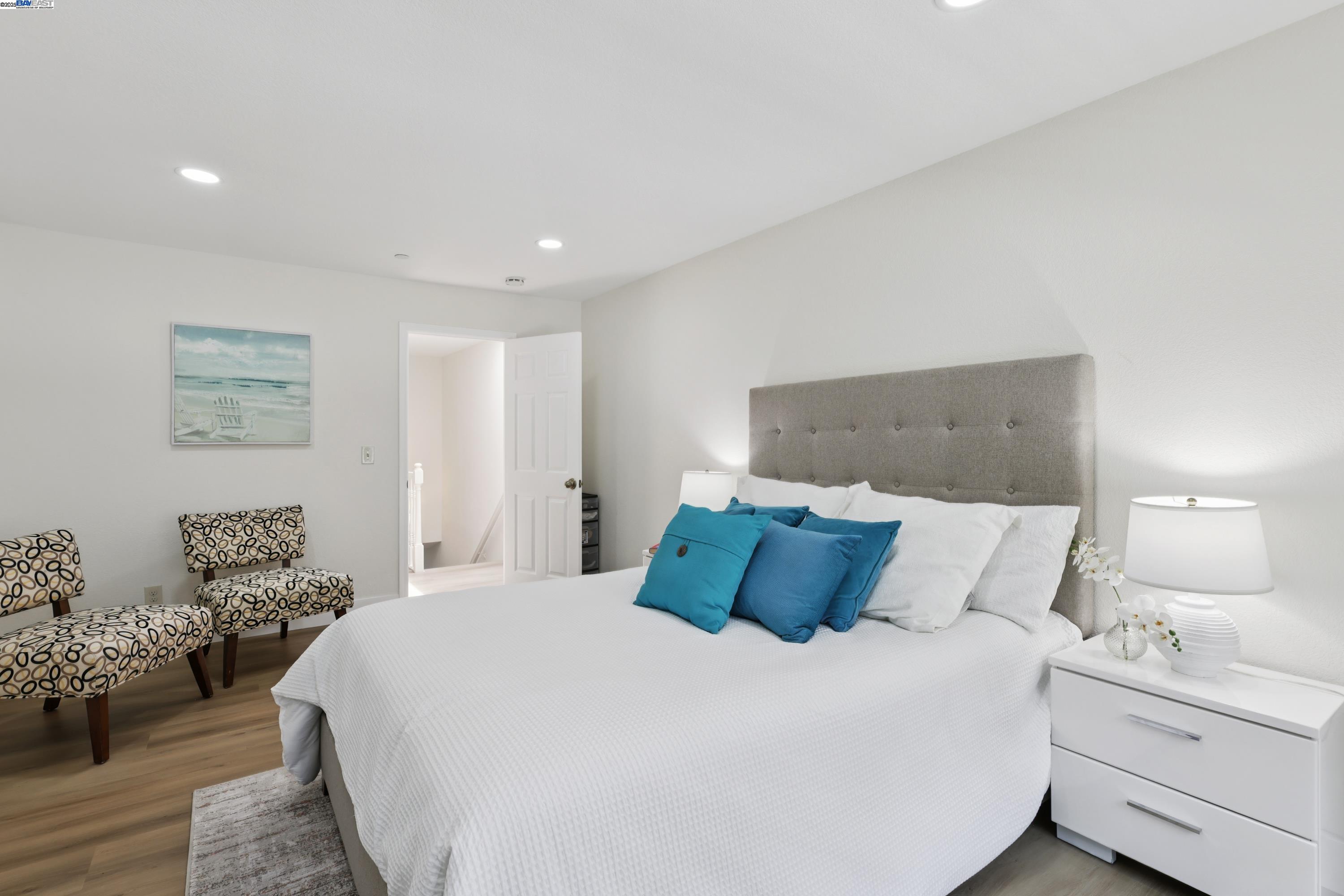 Detail Gallery Image 16 of 48 For 963 La Mesa Ter #H,  Sunnyvale,  CA 94086 - 3 Beds | 3 Baths