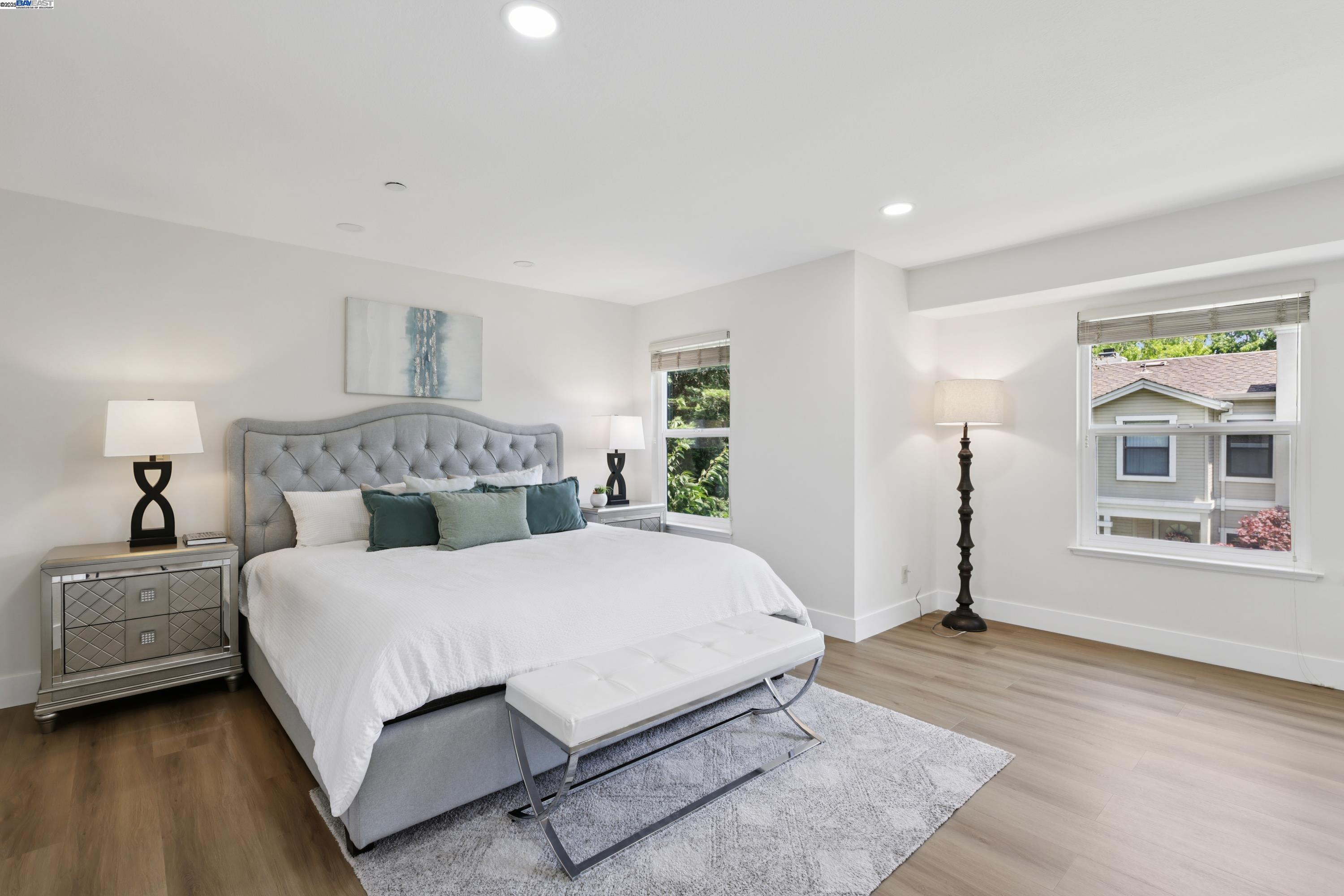 Detail Gallery Image 19 of 48 For 963 La Mesa Ter #H,  Sunnyvale,  CA 94086 - 3 Beds | 3 Baths