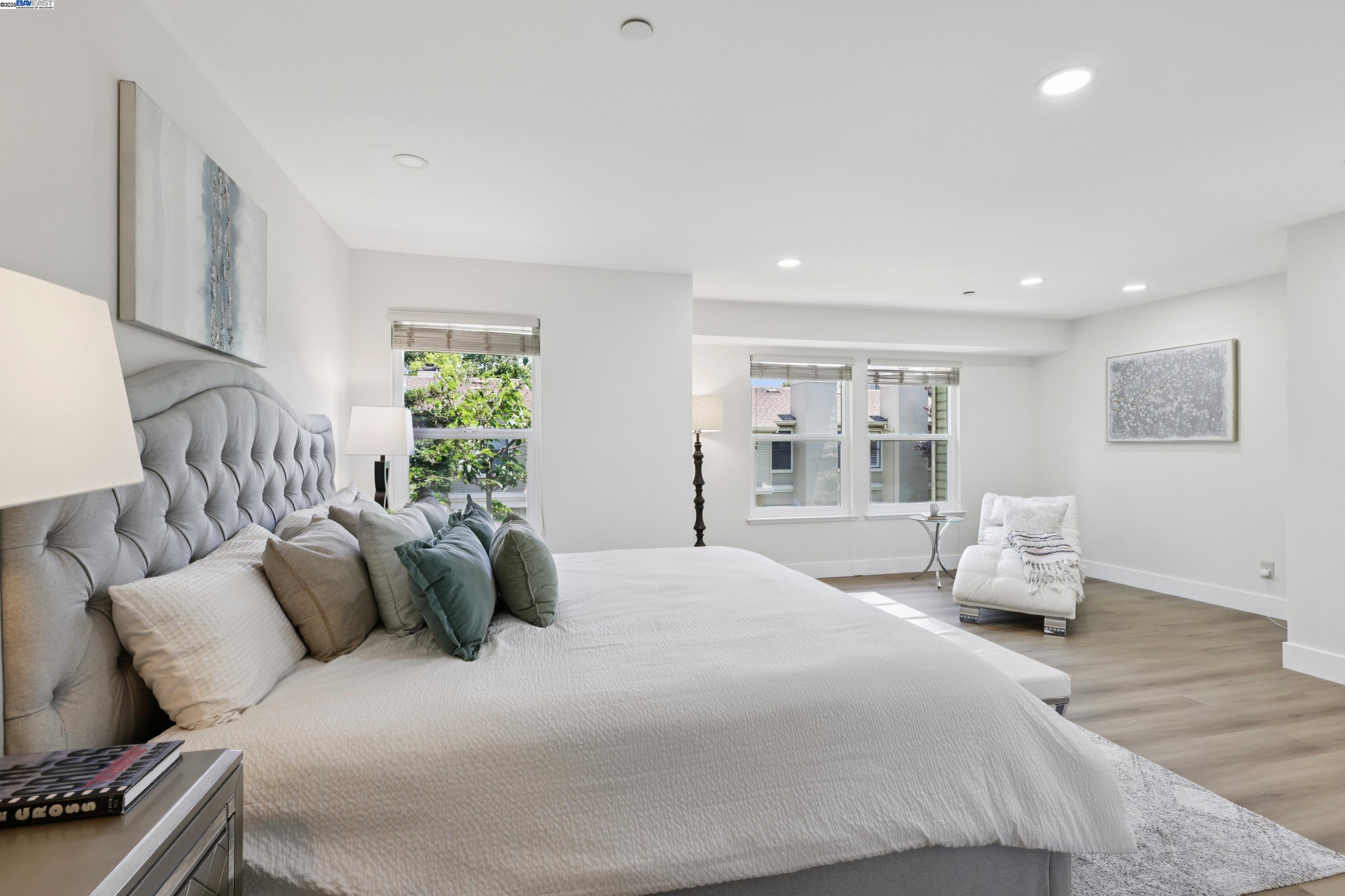 Detail Gallery Image 21 of 48 For 963 La Mesa Ter #H,  Sunnyvale,  CA 94086 - 3 Beds | 3 Baths