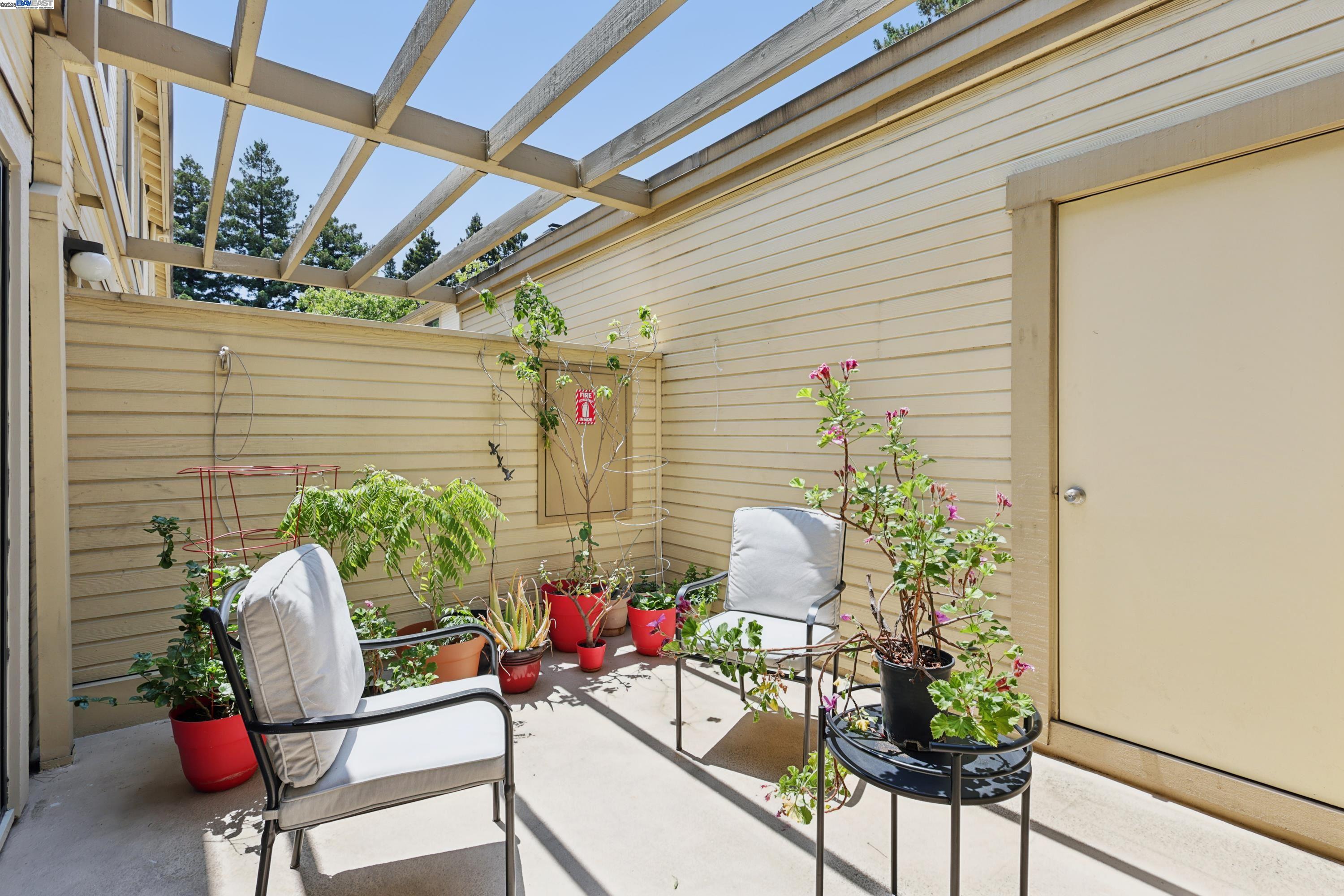 Detail Gallery Image 28 of 48 For 963 La Mesa Ter #H,  Sunnyvale,  CA 94086 - 3 Beds | 3 Baths