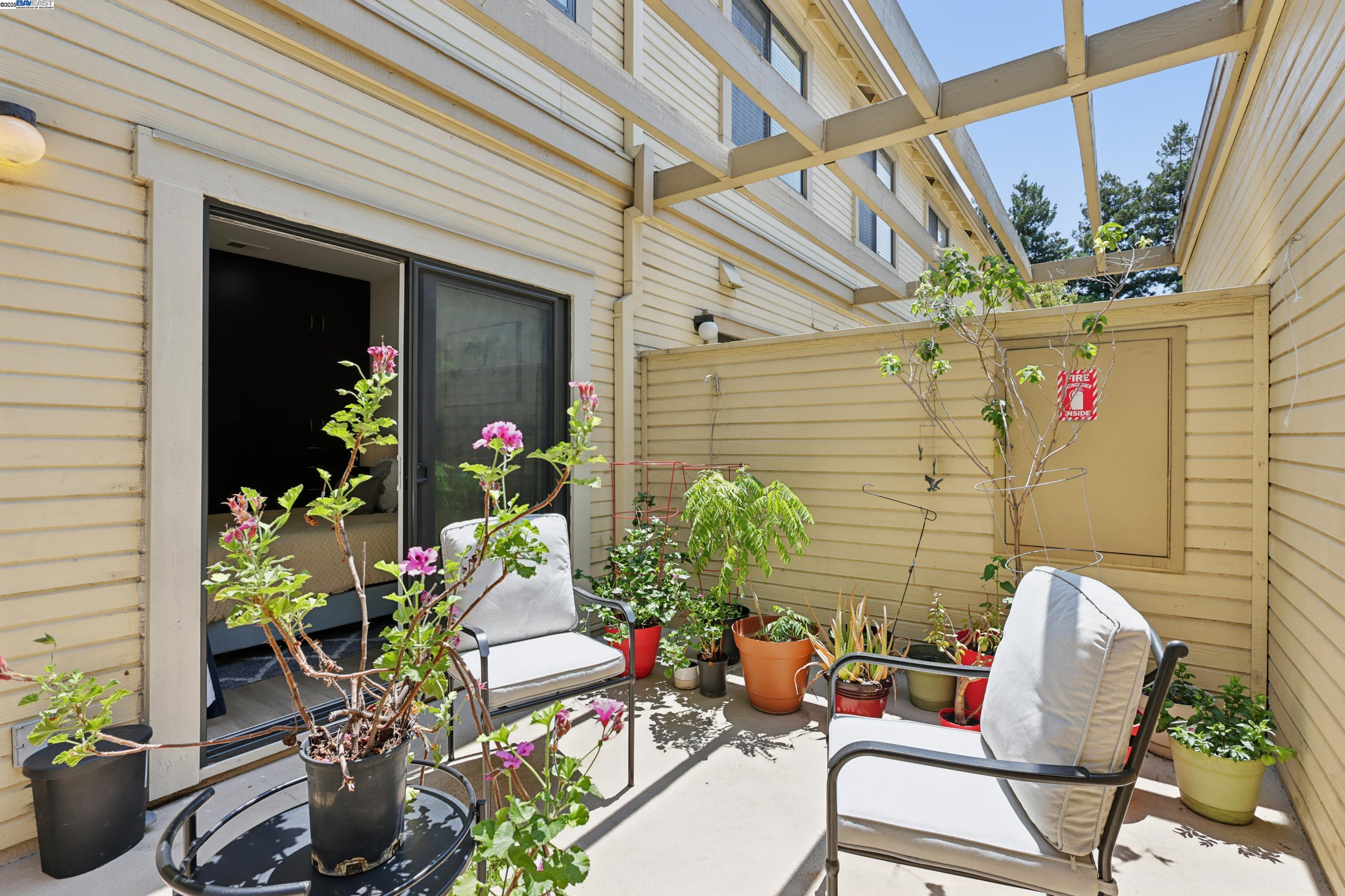 Detail Gallery Image 29 of 48 For 963 La Mesa Ter #H,  Sunnyvale,  CA 94086 - 3 Beds | 3 Baths
