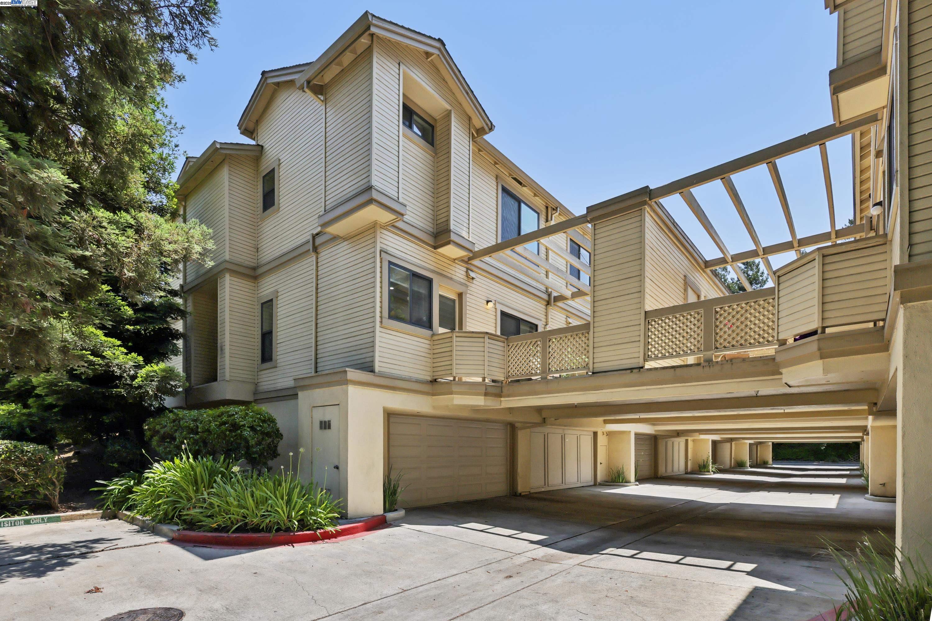 Detail Gallery Image 30 of 48 For 963 La Mesa Ter #H,  Sunnyvale,  CA 94086 - 3 Beds | 3 Baths