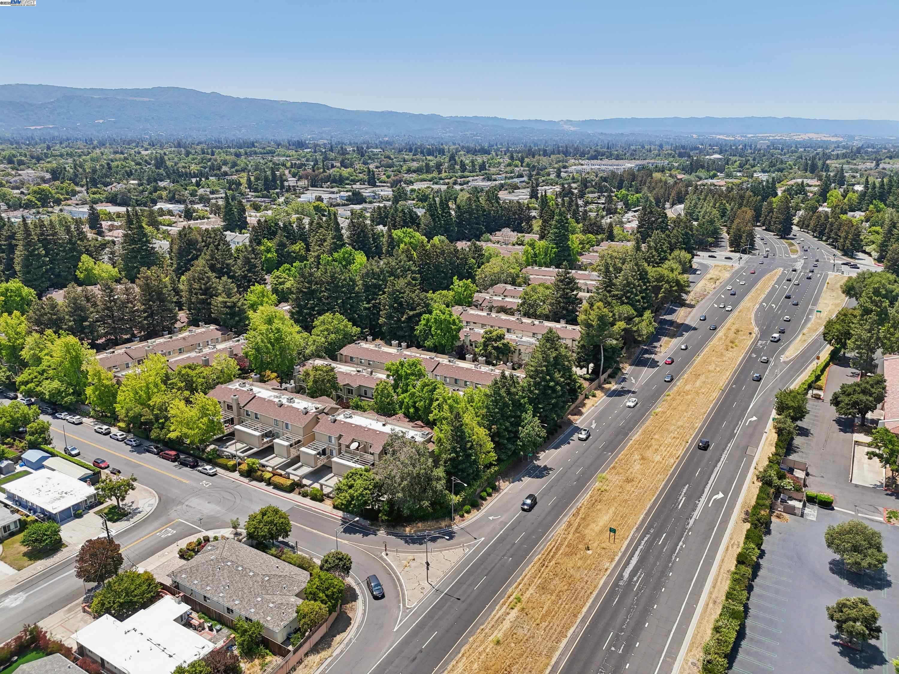 Detail Gallery Image 42 of 48 For 963 La Mesa Ter #H,  Sunnyvale,  CA 94086 - 3 Beds | 3 Baths