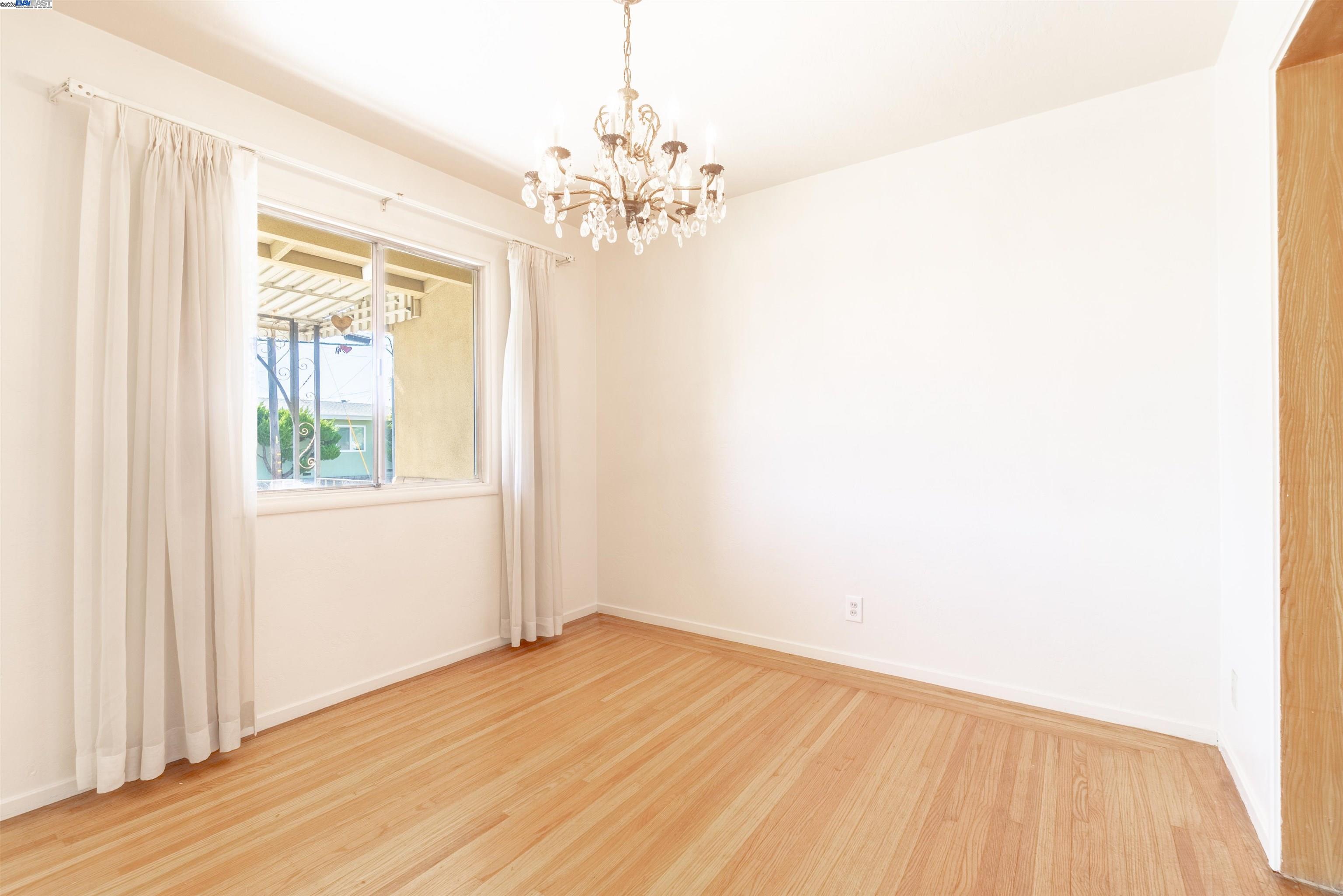 Detail Gallery Image 7 of 25 For 15204 Norton St, San Leandro,  CA 94579 - 3 Beds | 1/1 Baths